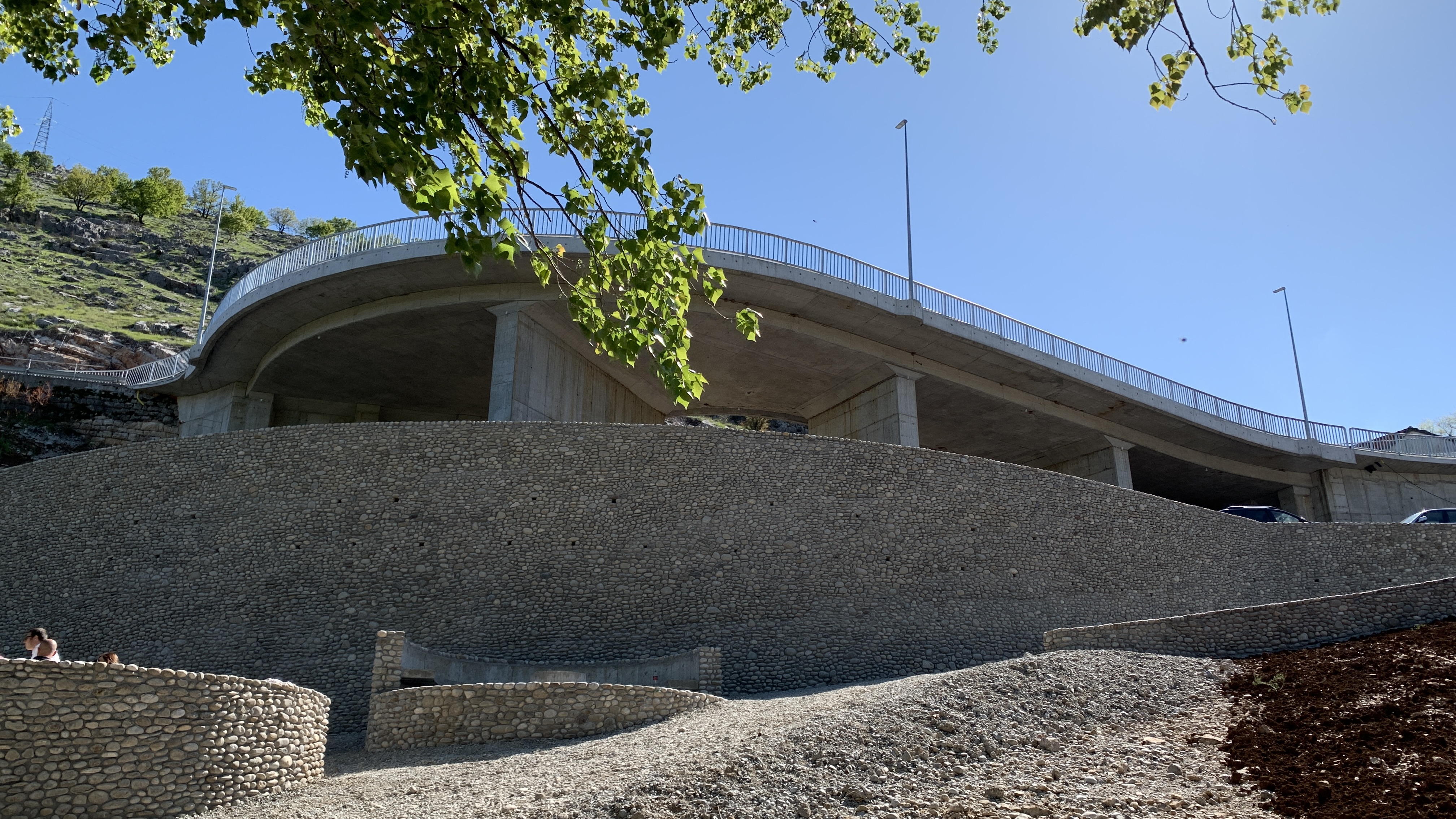Plaža u Rogamima dobila potpuno novi izgled; Jedno od najposjećenijih izletišta u Podgorici spremno za posjetioce