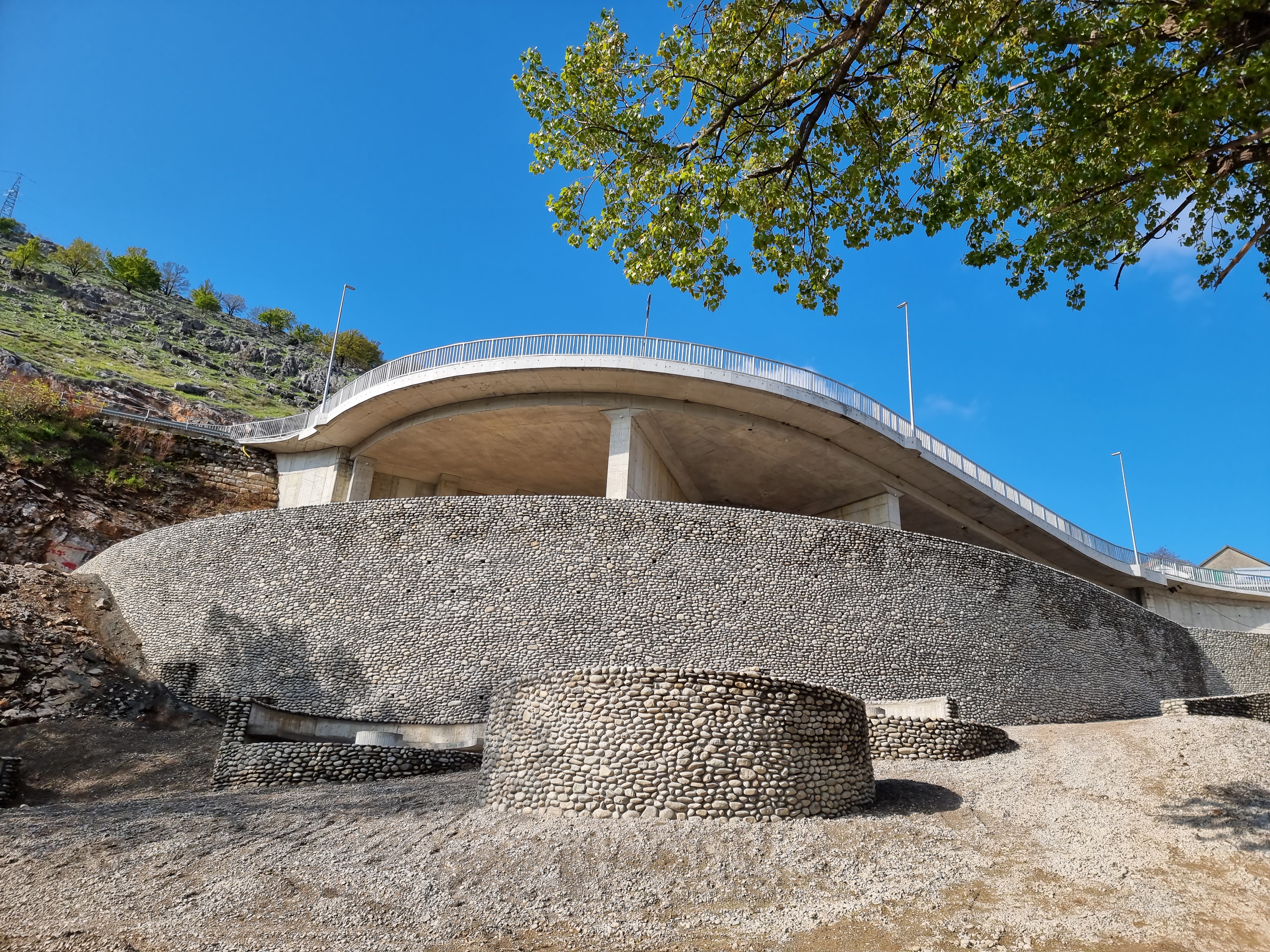 Plaža u Rogamima dobila potpuno novi izgled; Jedno od najposjećenijih izletišta u Podgorici spremno za posjetioce