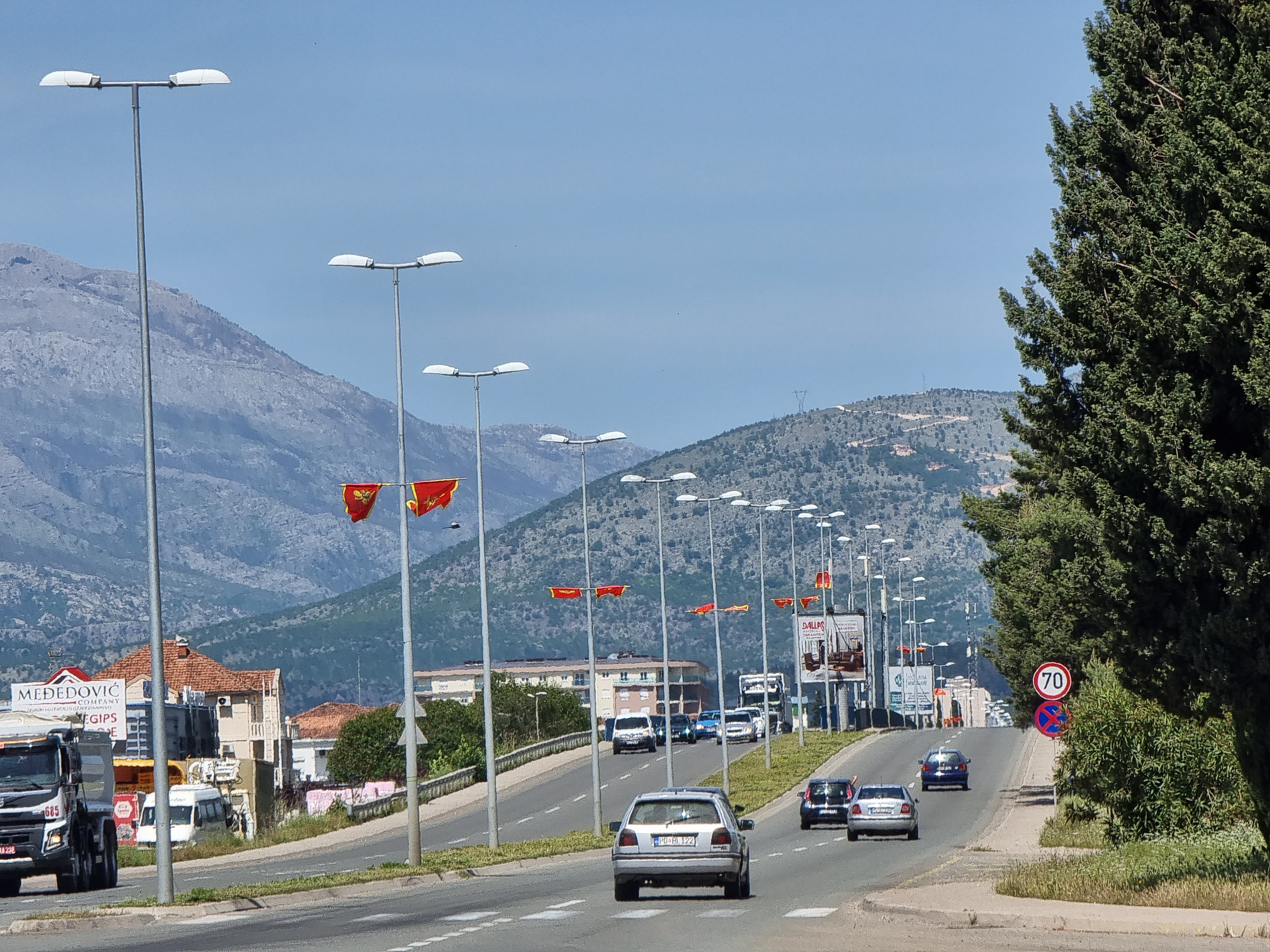 Povodom Dana nezavisnosti počelo kićenje Podgorice