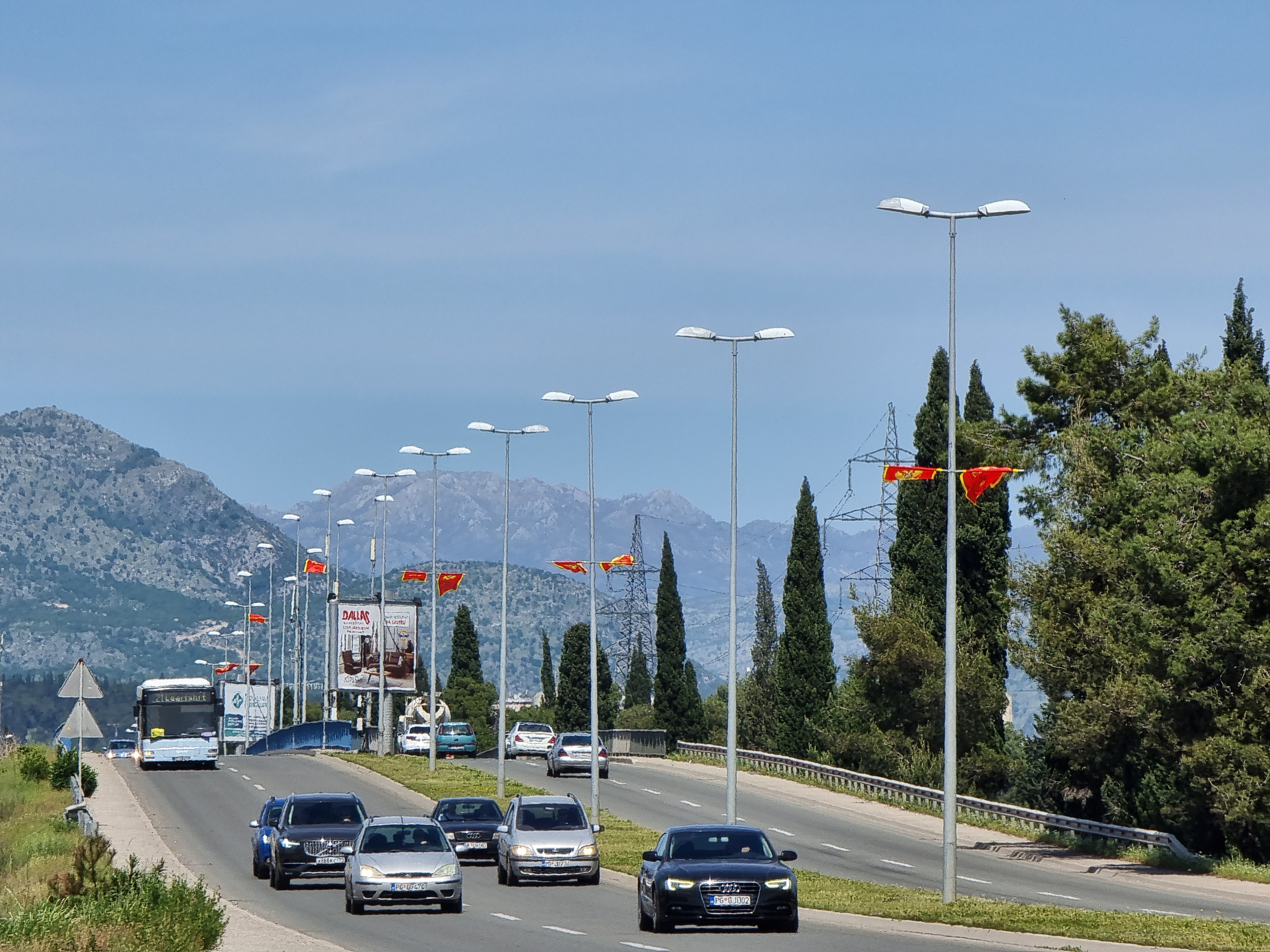Povodom Dana nezavisnosti počelo kićenje Podgorice