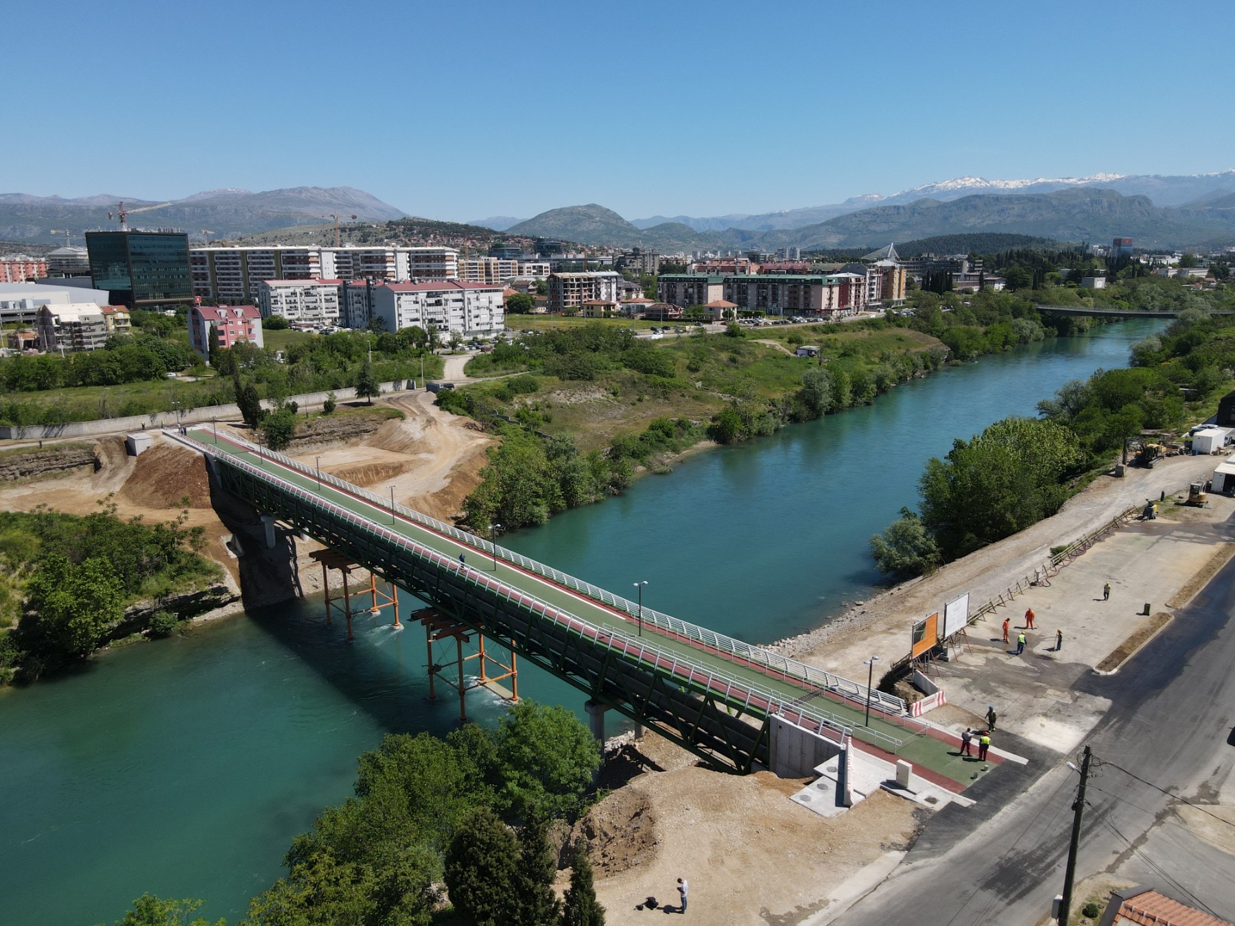 Podgorica dobila novi pješački most na Morači