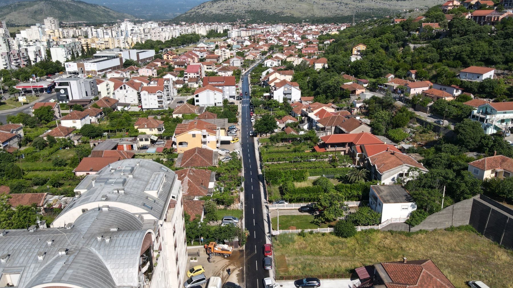 Još jedna saobraćajnica u Podgorici dobila potpuno novi izgled; Završena rekonstrukcija Ulice 18. jula u Momišićima