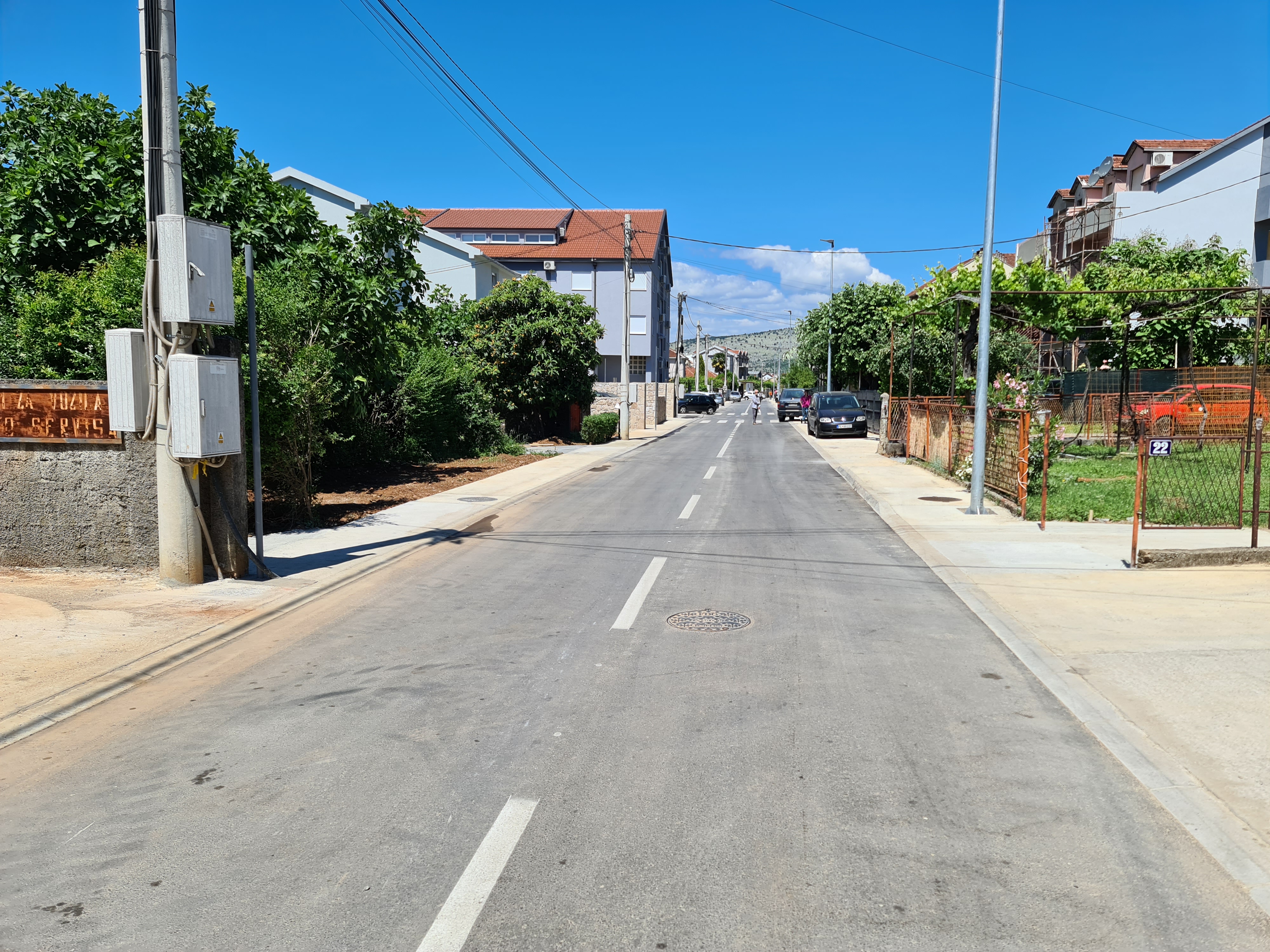 Još jedna saobraćajnica u Podgorici dobila potpuno novi izgled; Završena rekonstrukcija Ulice 18. jula u Momišićima