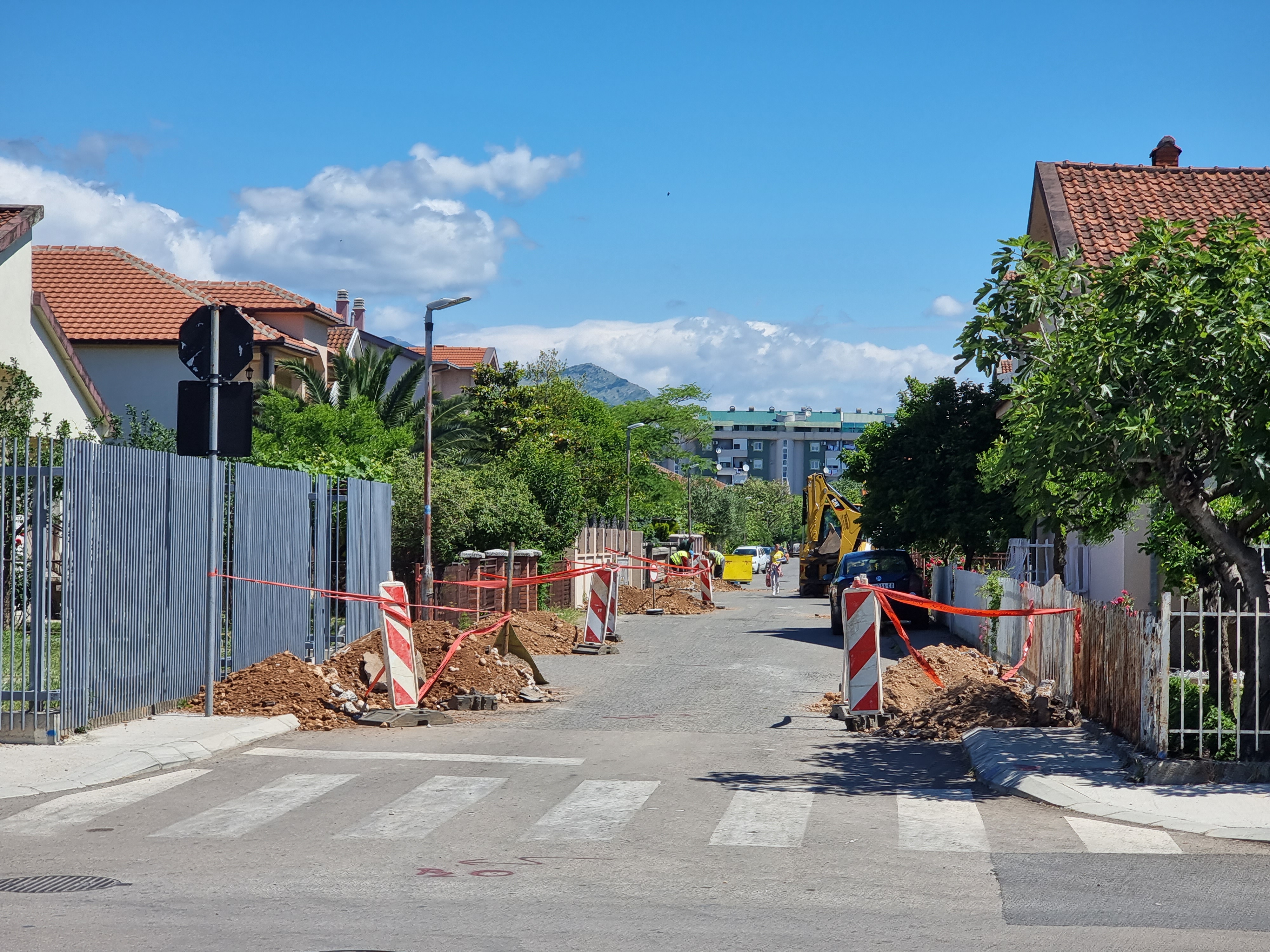 Počeli radovi na rekonstrukciji drugog dijela Ulice Miodraga Bulatovića na Starom aerodromu