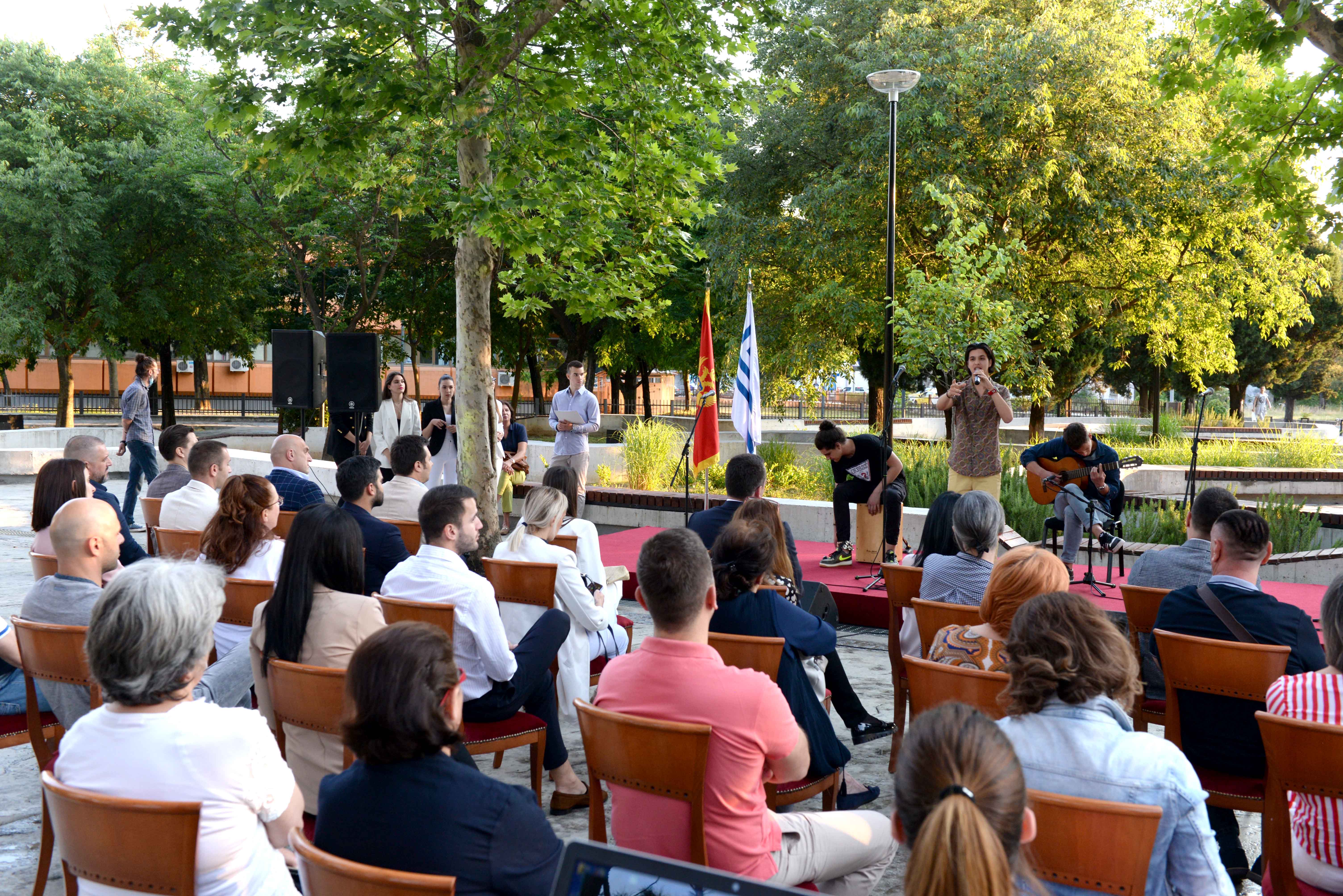 Svečano otvorena uređena pješačka zona i plato ispred Gimnazije Slobodan Škerović