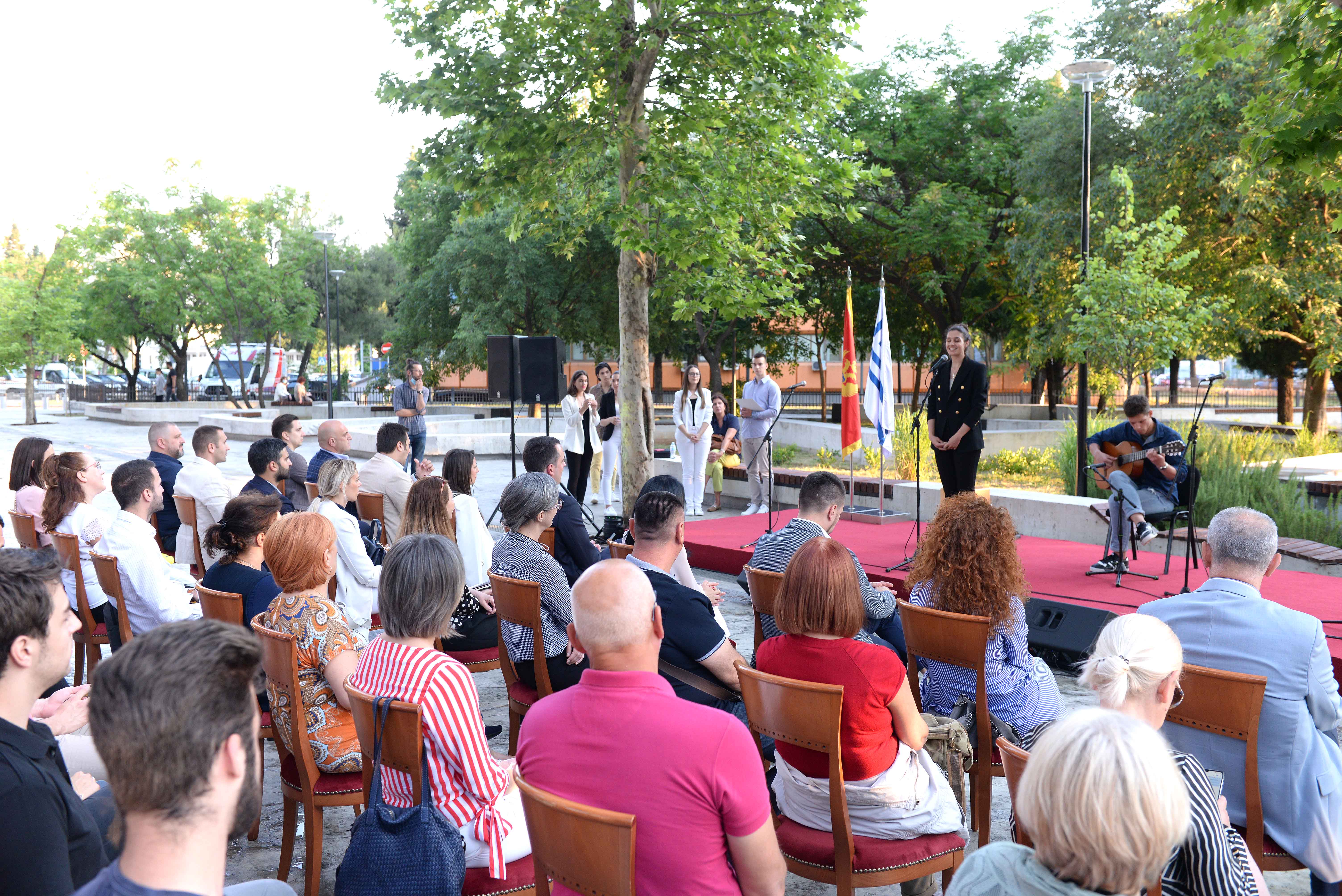 Svečano otvorena uređena pješačka zona i plato ispred Gimnazije Slobodan Škerović