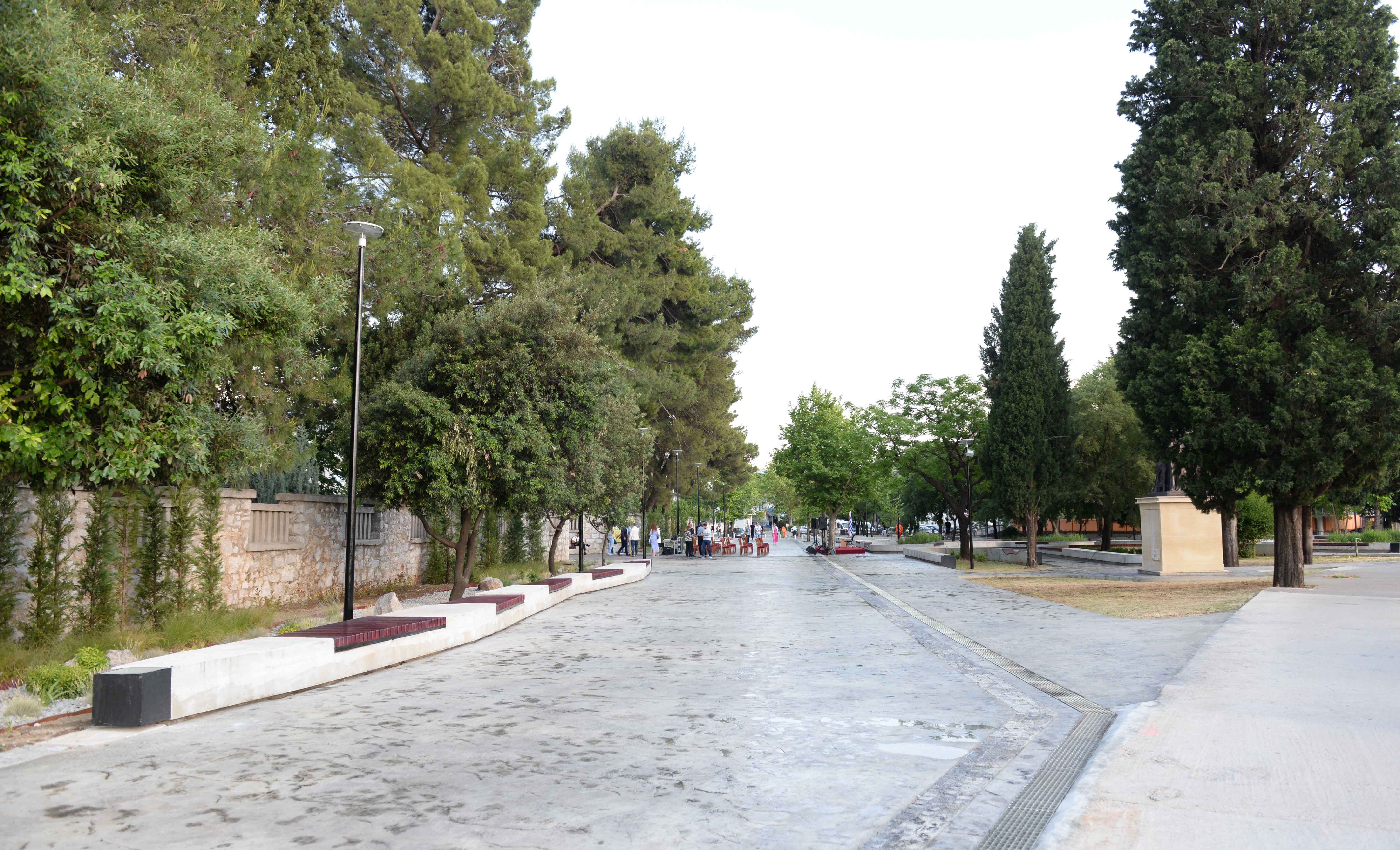 Svečano otvorena uređena pješačka zona i plato ispred Gimnazije Slobodan Škerović