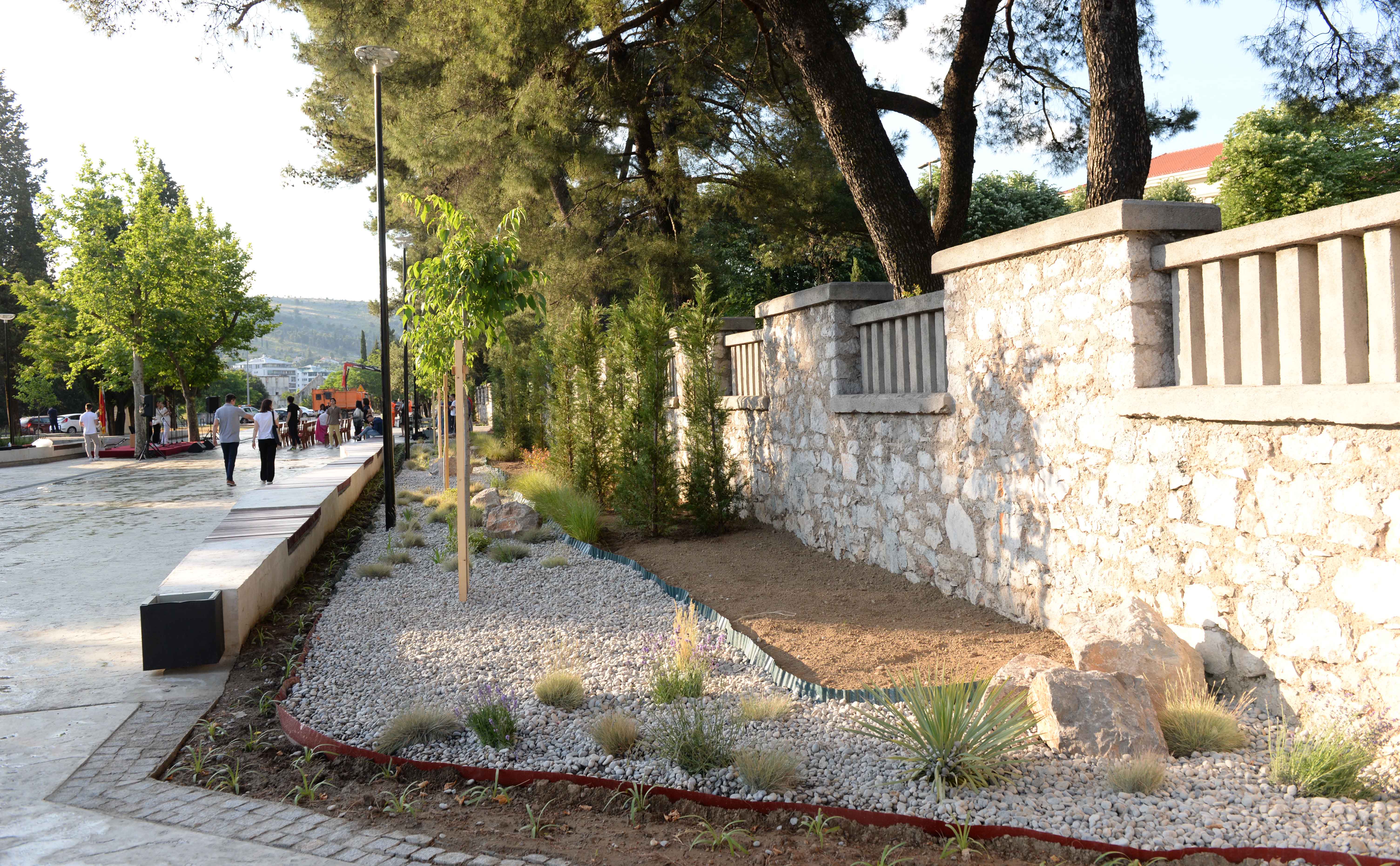 Svečano otvorena uređena pješačka zona i plato ispred Gimnazije Slobodan Škerović