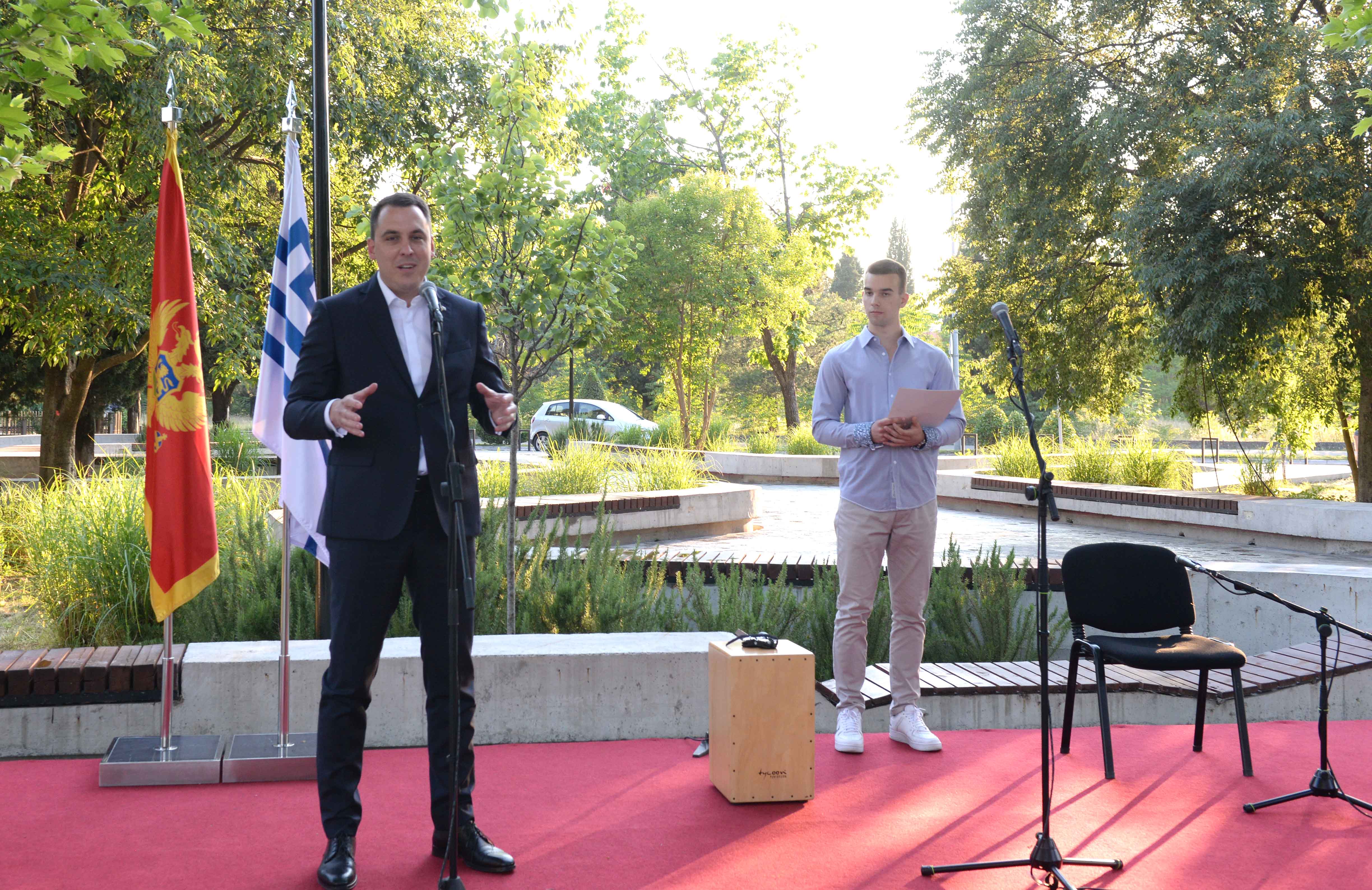 Svečano otvorena uređena pješačka zona i plato ispred Gimnazije Slobodan Škerović