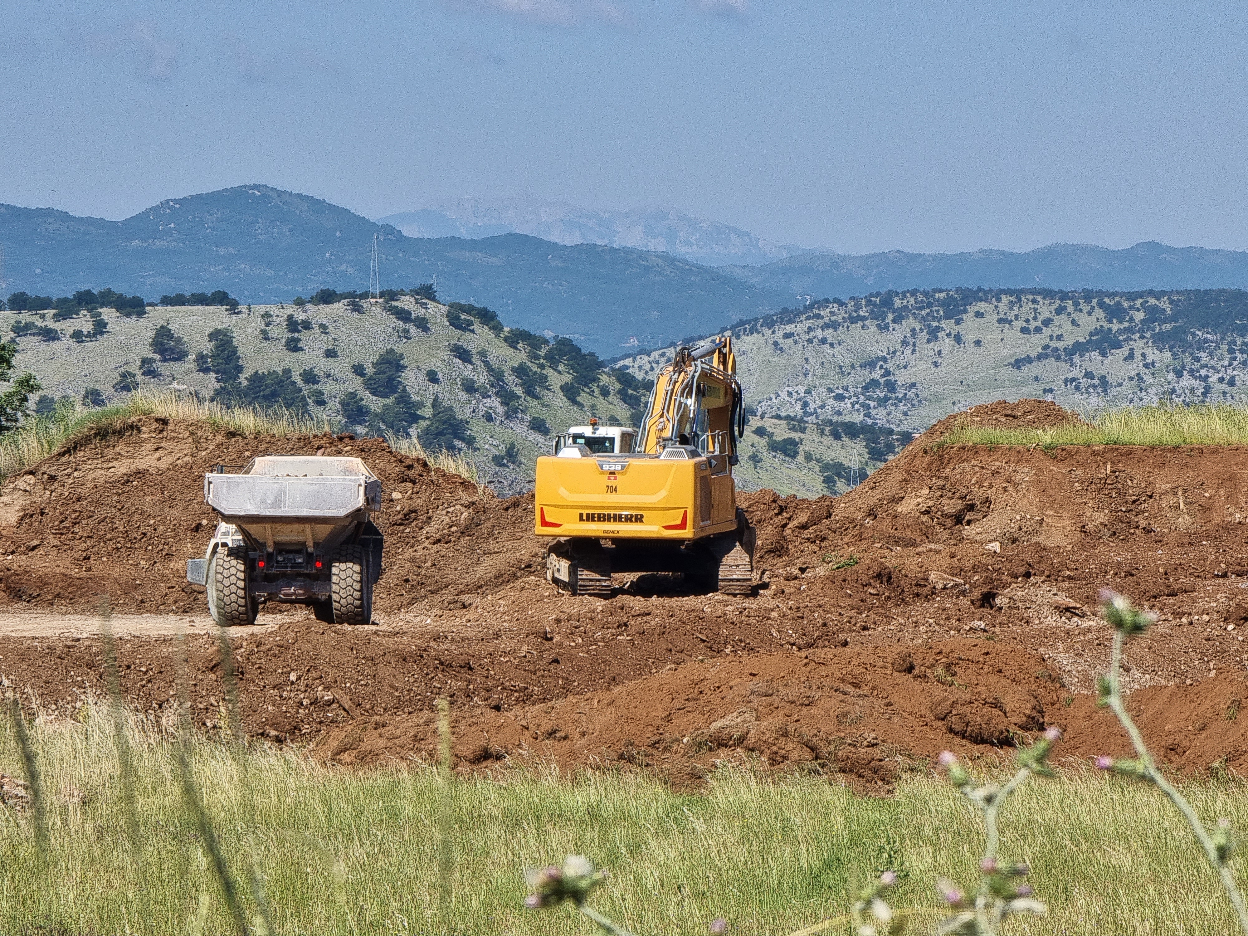 Glavni grad krenuo u rješavanje problema mještana Zlatice; Počeli radovi na sanaciji i uređenju deponije građevinskog materijala