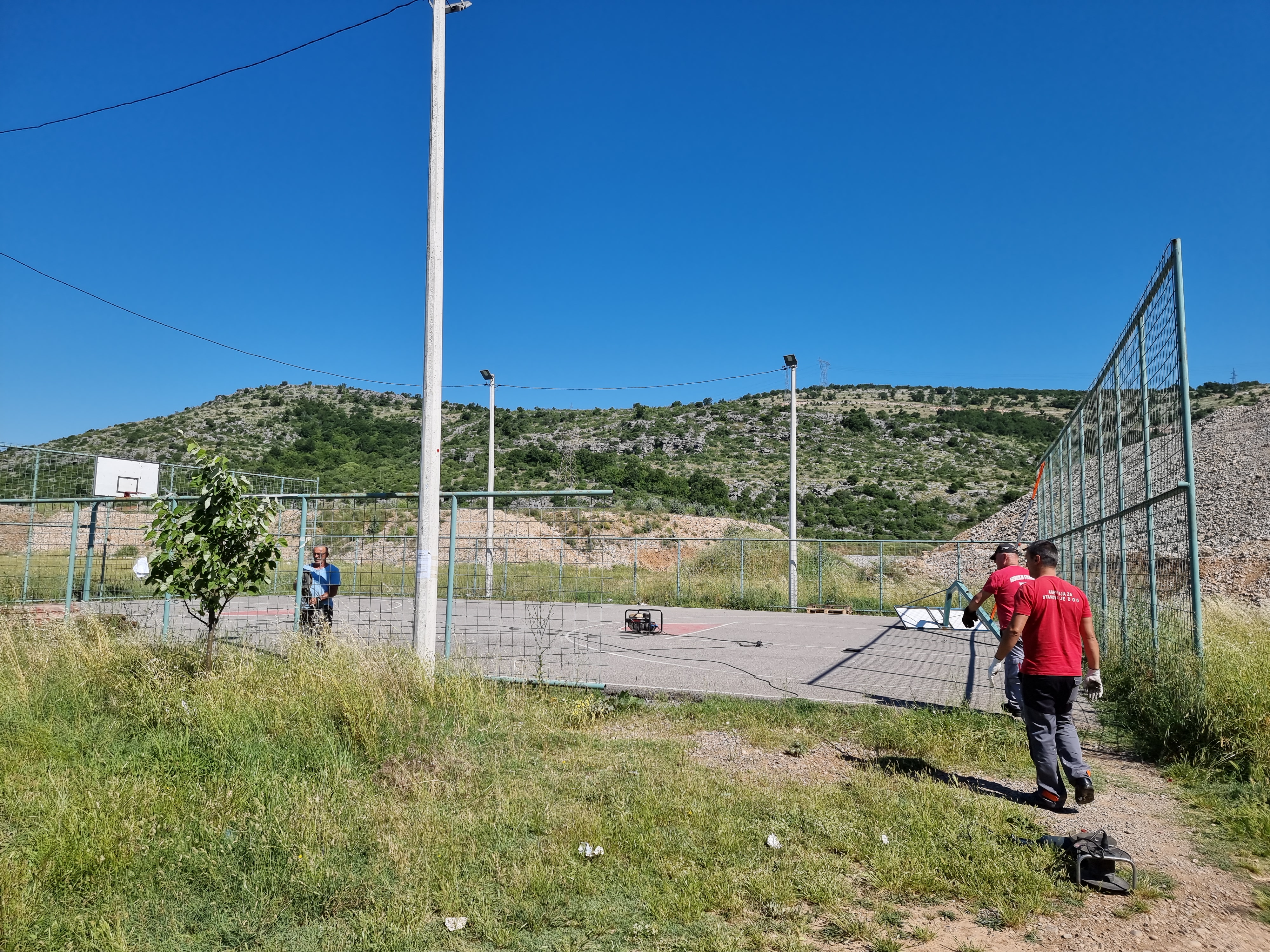 Glavni grad krenuo u rješavanje problema mještana Zlatice; Počeli radovi na sanaciji i uređenju deponije građevinskog materijala