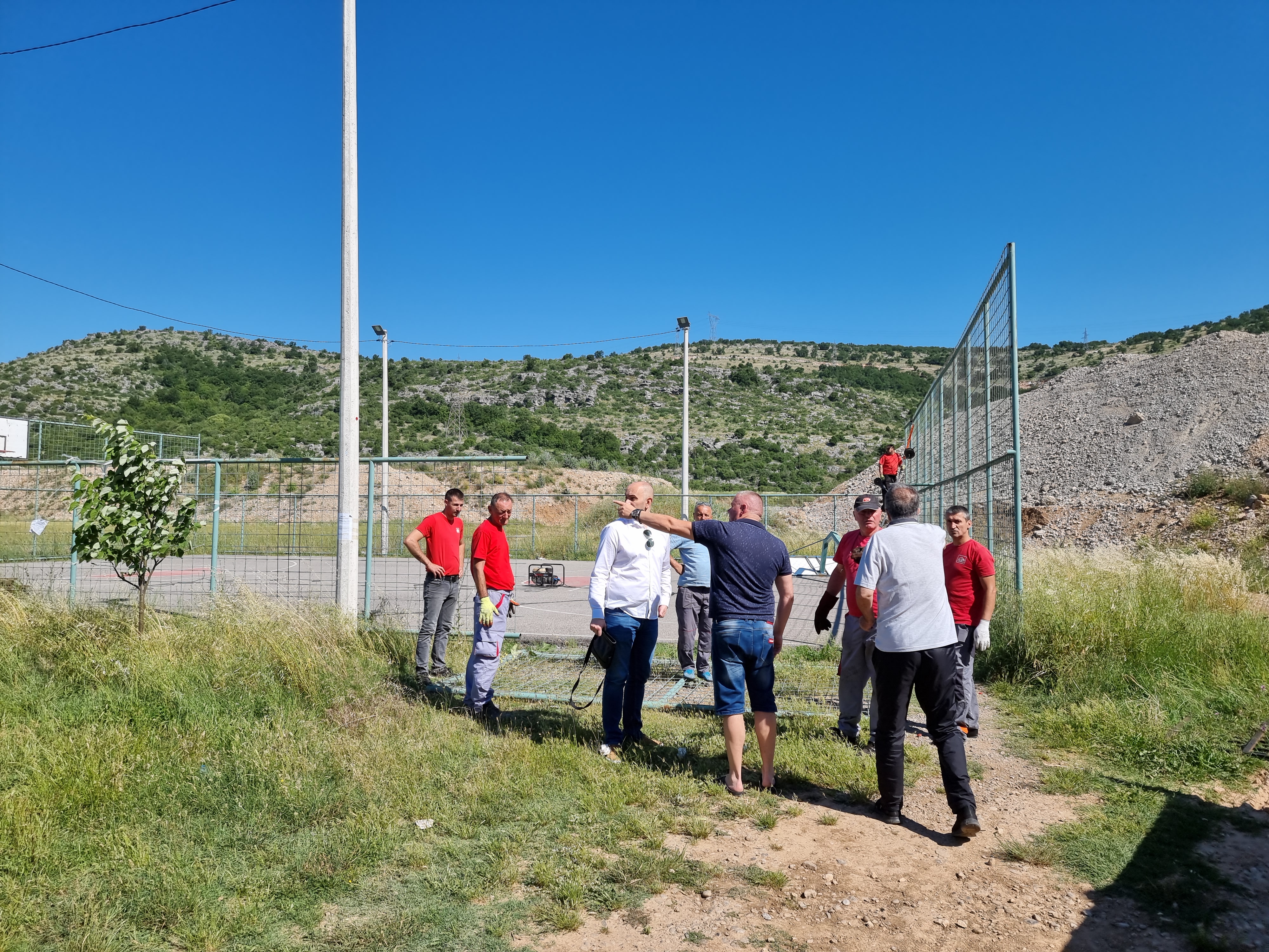 Glavni grad krenuo u rješavanje problema mještana Zlatice; Počeli radovi na sanaciji i uređenju deponije građevinskog materijala