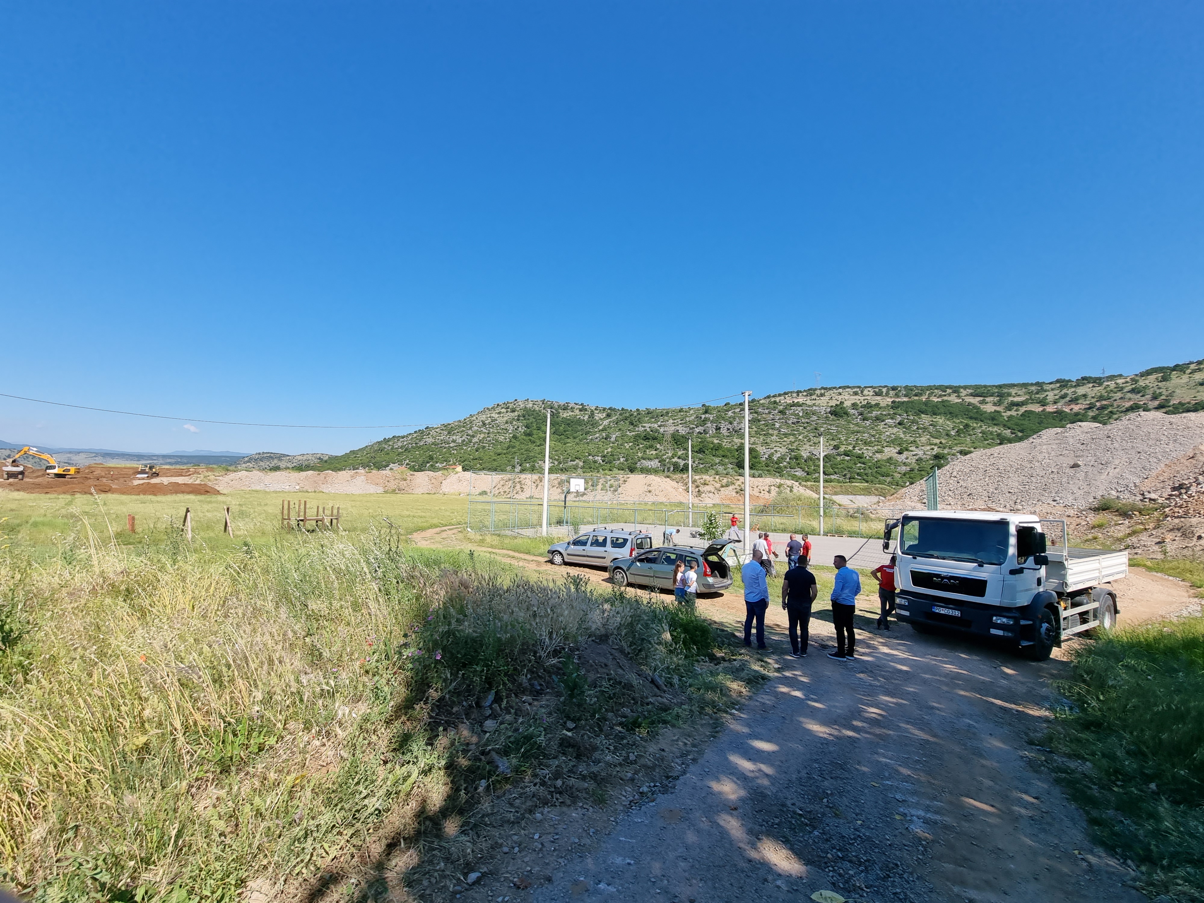 Glavni grad krenuo u rješavanje problema mještana Zlatice; Počeli radovi na sanaciji i uređenju deponije građevinskog materijala