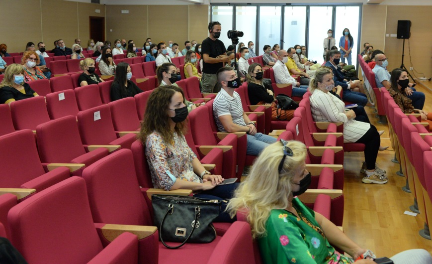 Još jedna vrijedna podrška Glavnog grada podgoričkim privrednicima; Centar za informacioni sistem besplatno će izraditi 101 sajt