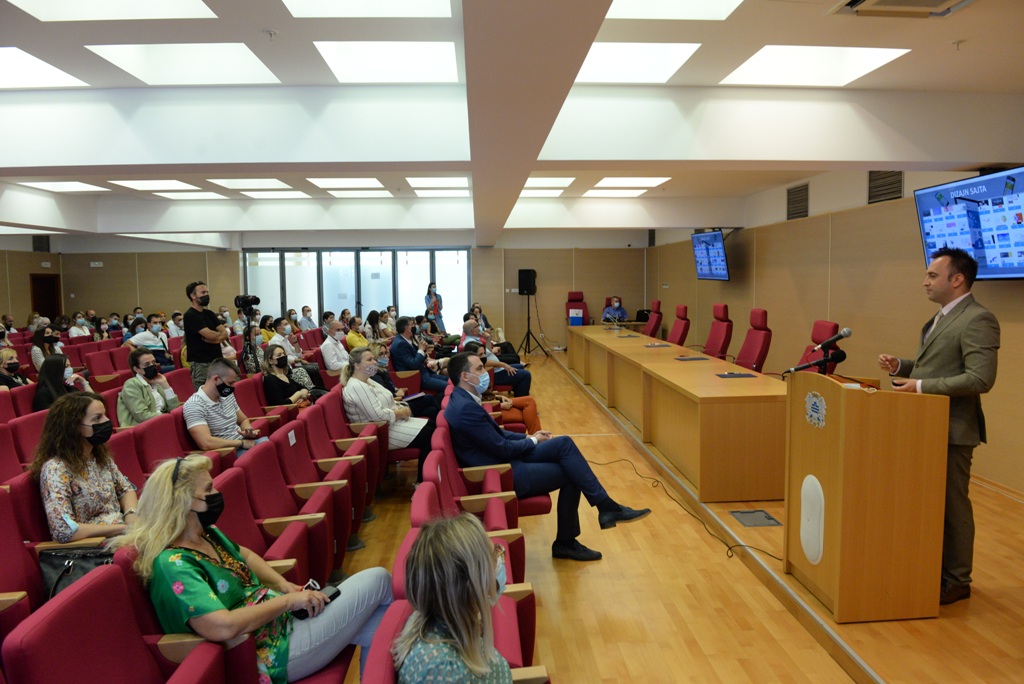 Još jedna vrijedna podrška Glavnog grada podgoričkim privrednicima; Centar za informacioni sistem besplatno će izraditi 101 sajt