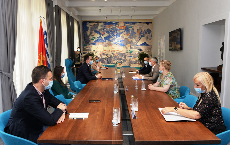 Potpisan kolektivni ugovor između Glavnog grada i Sindikalne organizacije; Stvorene pretpostavke za još bolje uslove rada zapošljenih i efikasnije funkcionisanje gradskog sindikata