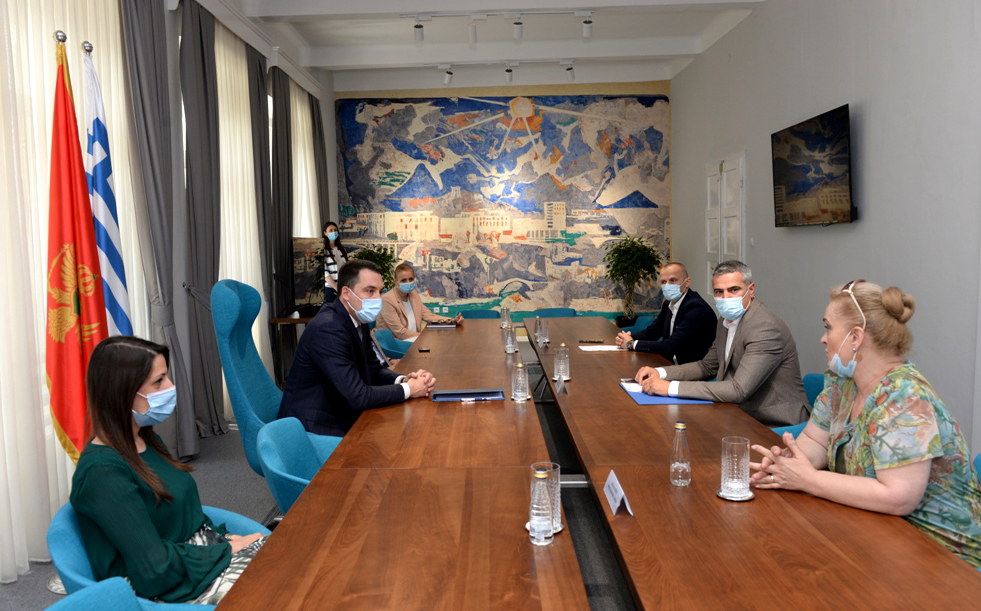 Potpisan kolektivni ugovor između Glavnog grada i Sindikalne organizacije; Stvorene pretpostavke za još bolje uslove rada zapošljenih i efikasnije funkcionisanje gradskog sindikata