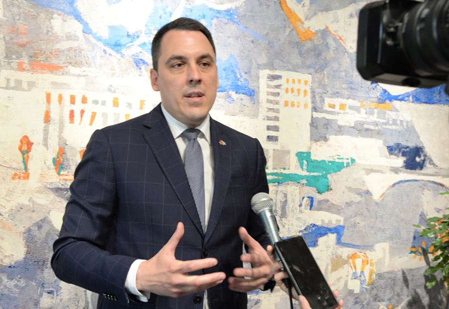 Potpisan kolektivni ugovor između Glavnog grada i Sindikalne organizacije; Stvorene pretpostavke za još bolje uslove rada zapošljenih i efikasnije funkcionisanje gradskog sindikata