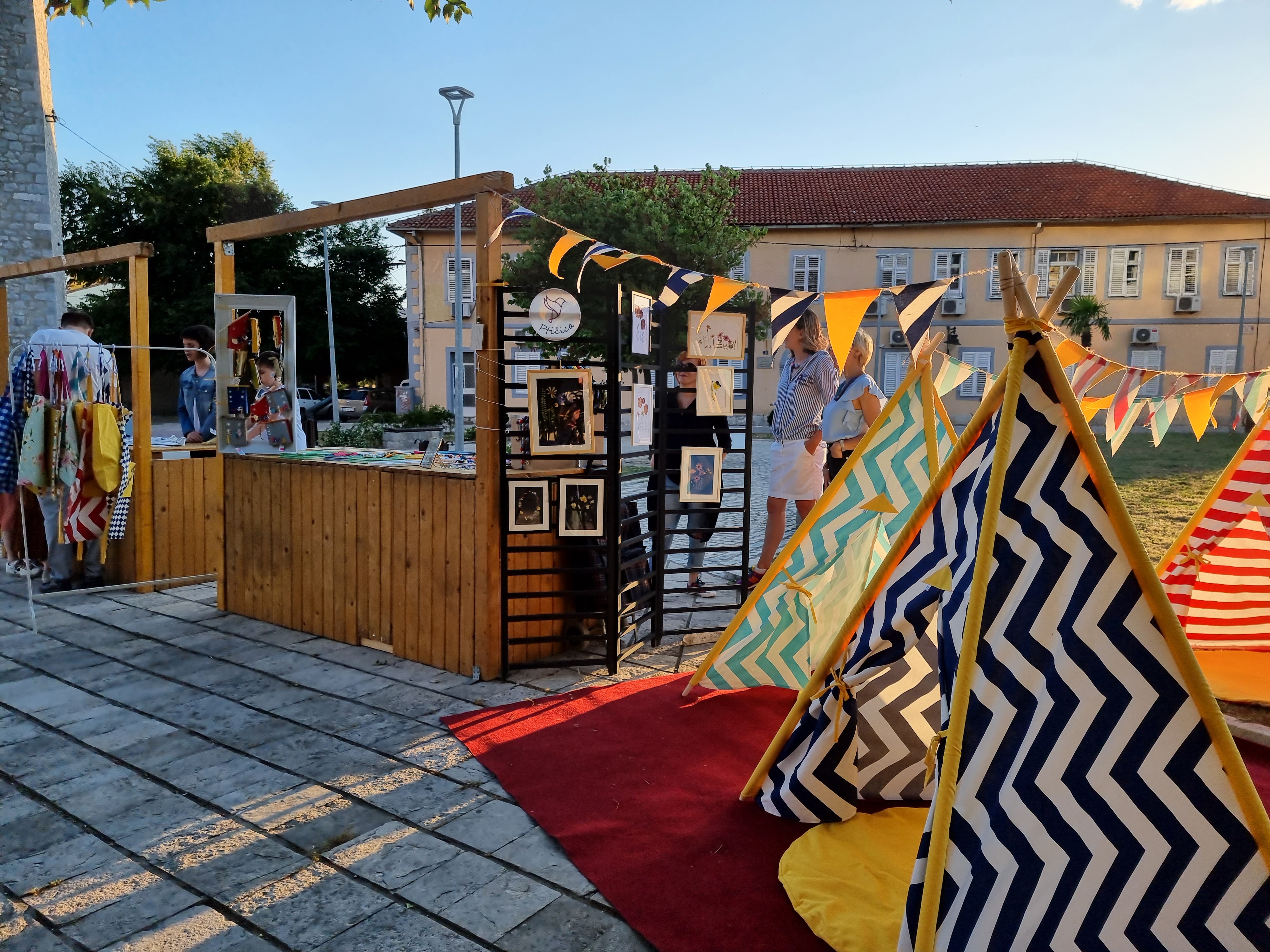 Počele "Ženske priče"; Podgoričke preduzetnice predstavljaju svoje proizvode