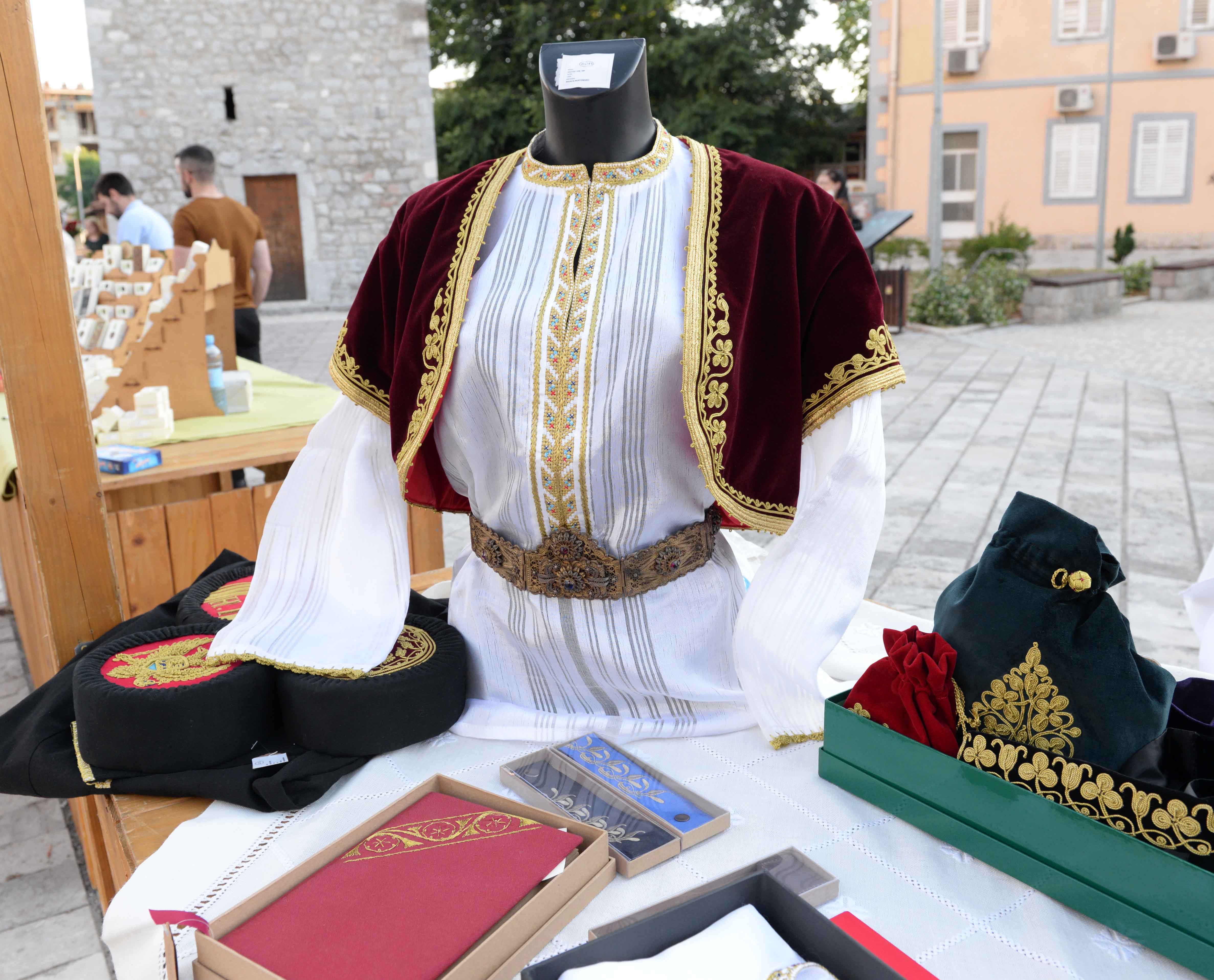 Počele "Ženske priče"; Podgoričke preduzetnice predstavljaju svoje proizvode