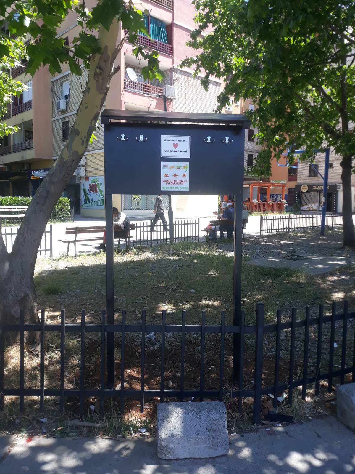 Postavljene table solidarnosti na više lokacija u Podgorici