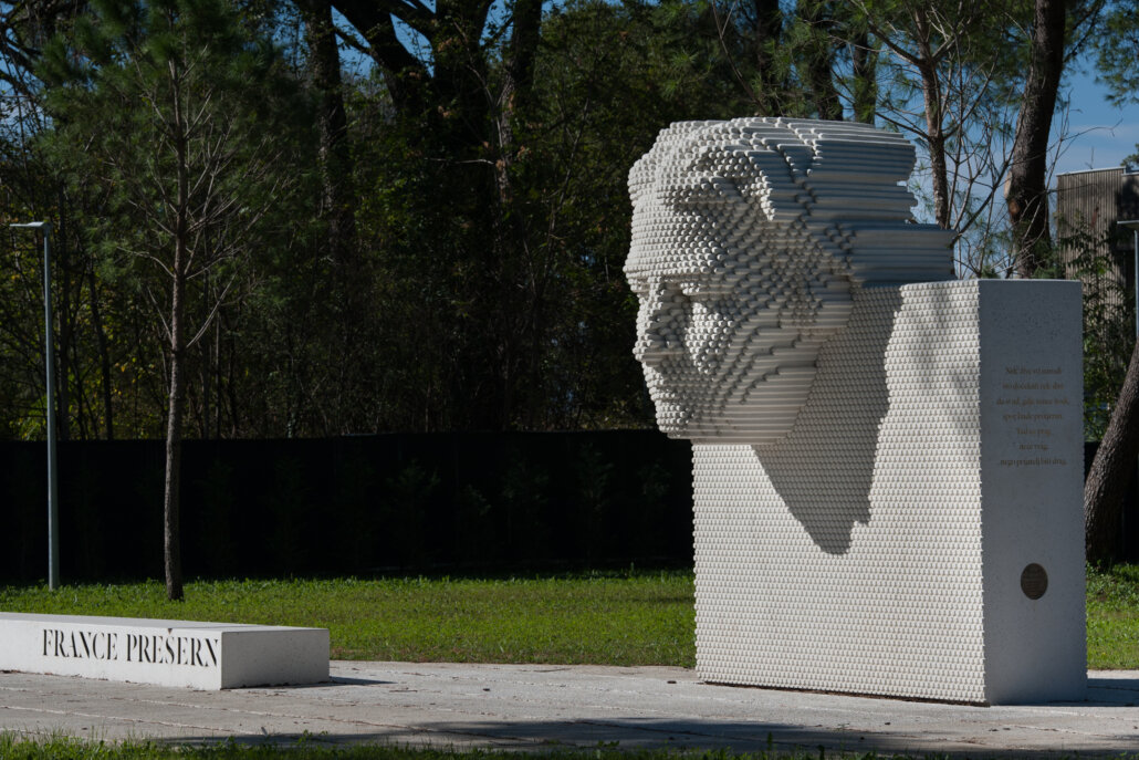 Polaganja vijenca na spomenik Francu Prešernu