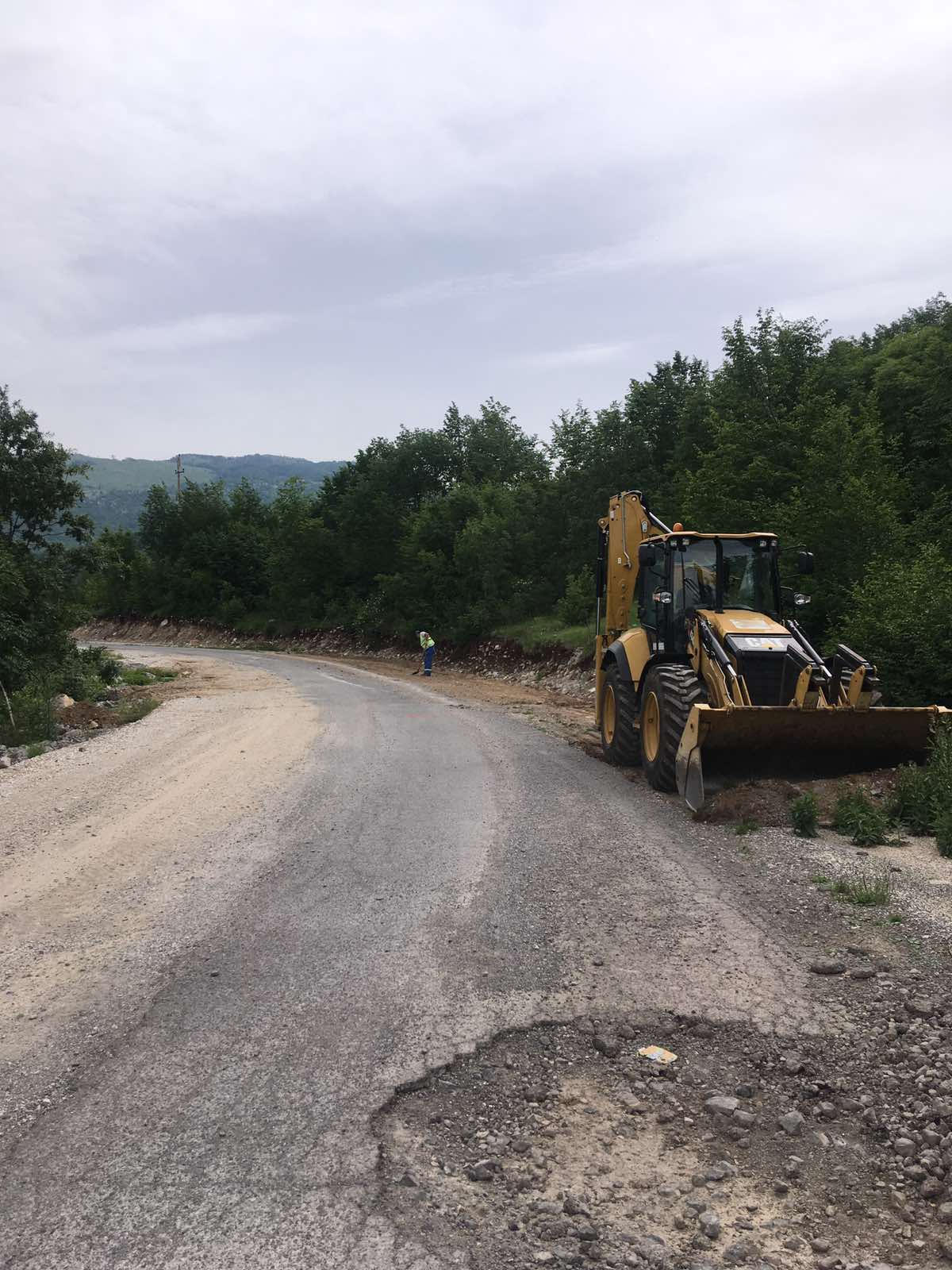 U toku radovi na rekonstrukciji puta Orahovo-Građen-Korita;