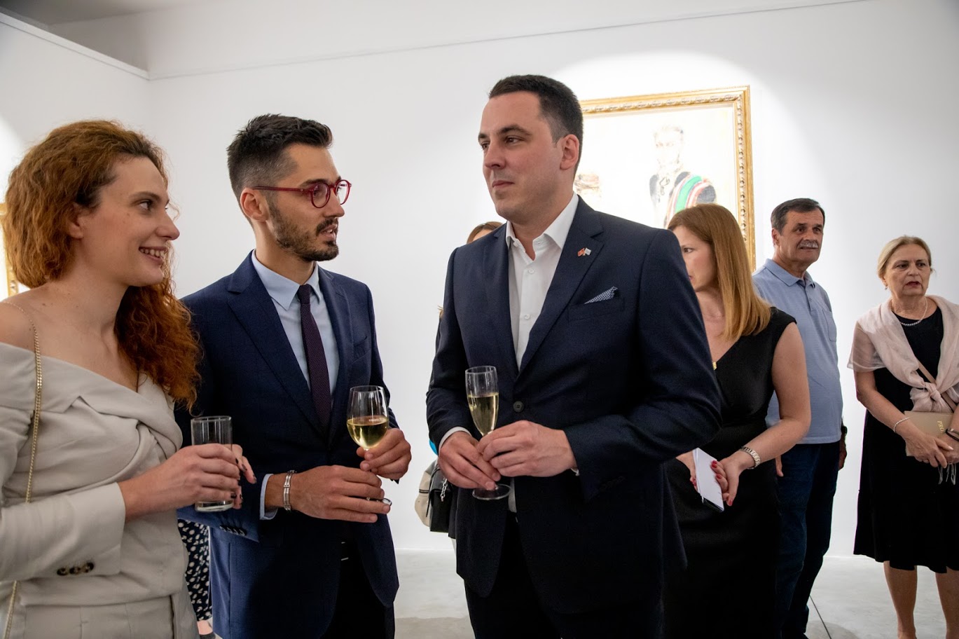 Otvorena izložba „Divinske promenade“ akademskog slikara Srđana Vukčevića