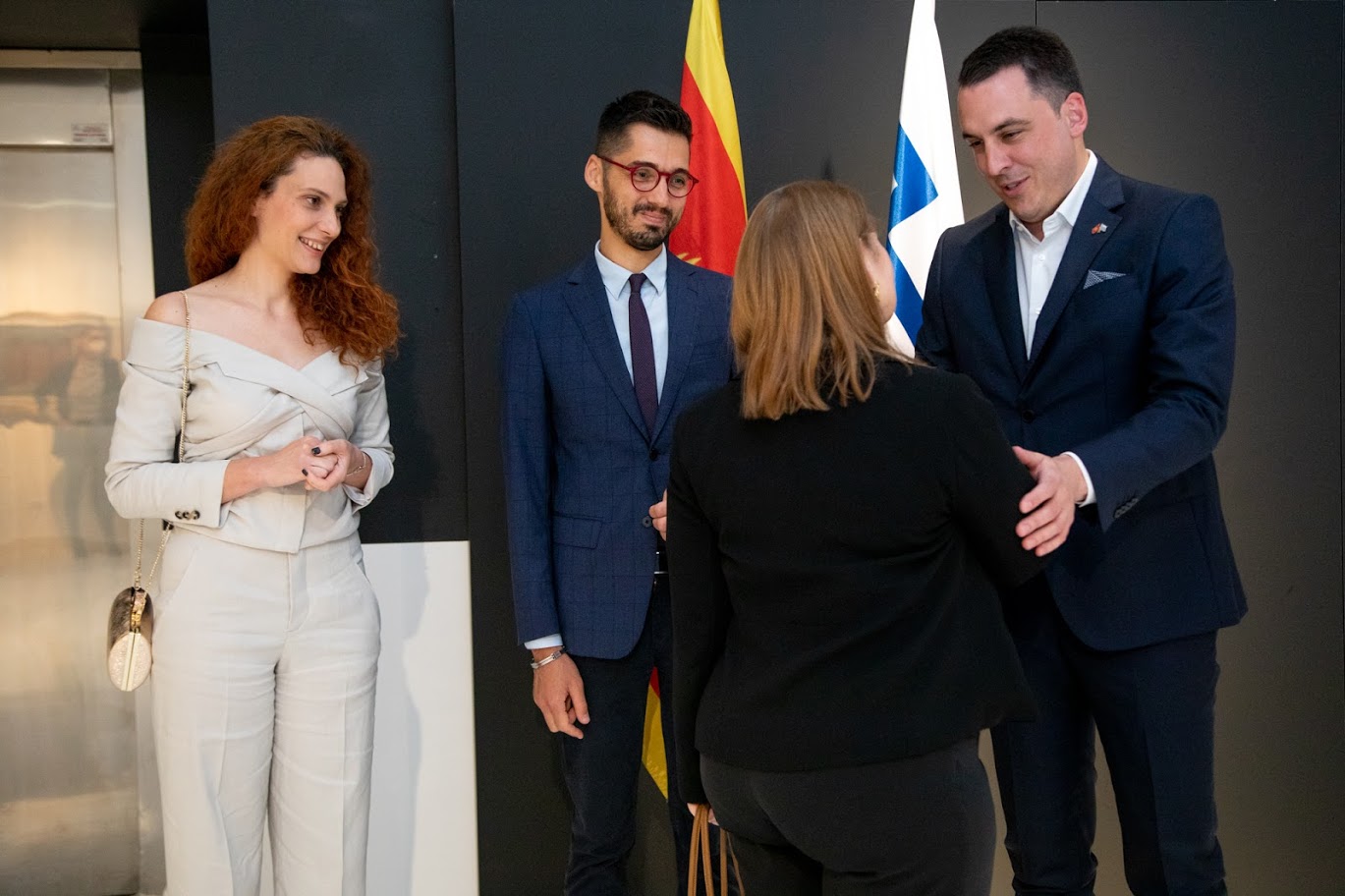 Otvorena izložba „Divinske promenade“ akademskog slikara Srđana Vukčevića