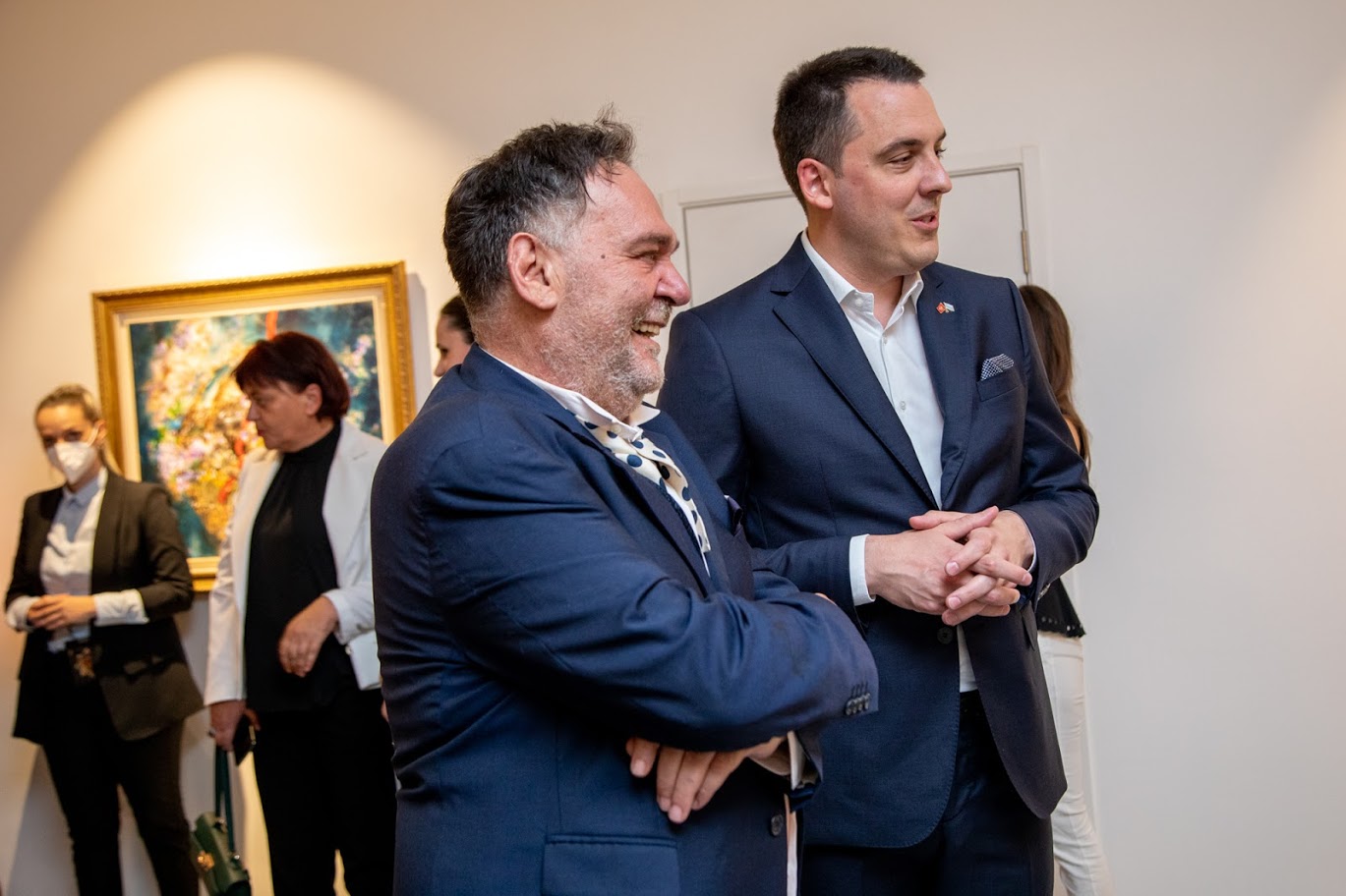 Otvorena izložba „Divinske promenade“ akademskog slikara Srđana Vukčevića