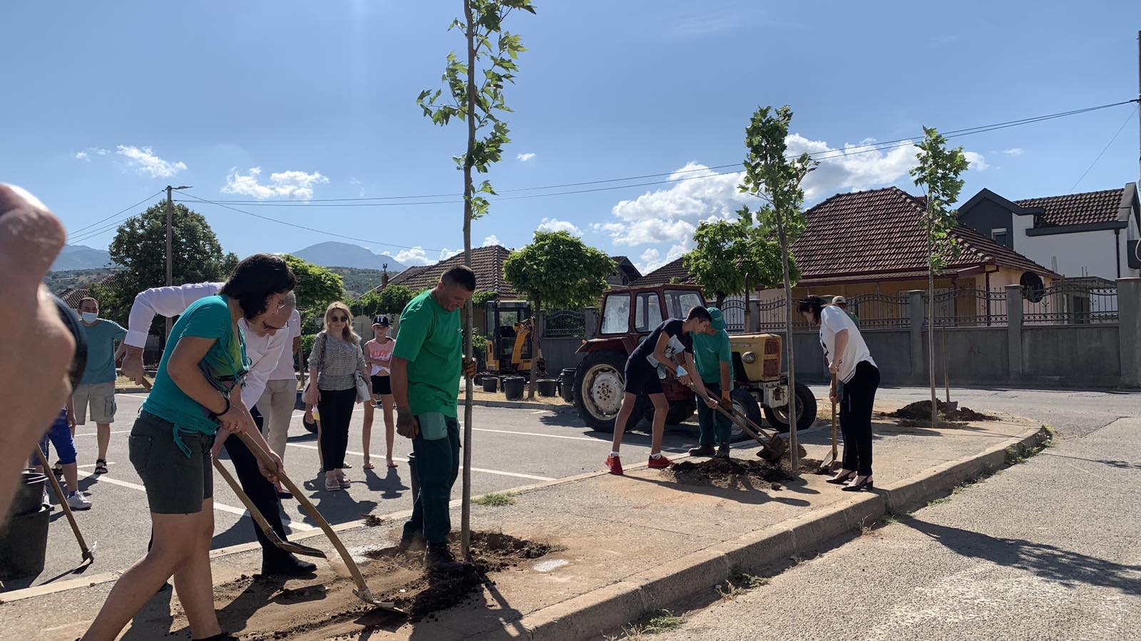 Plato ispred Narodne kuhinje oplemenjen novim sadnicama