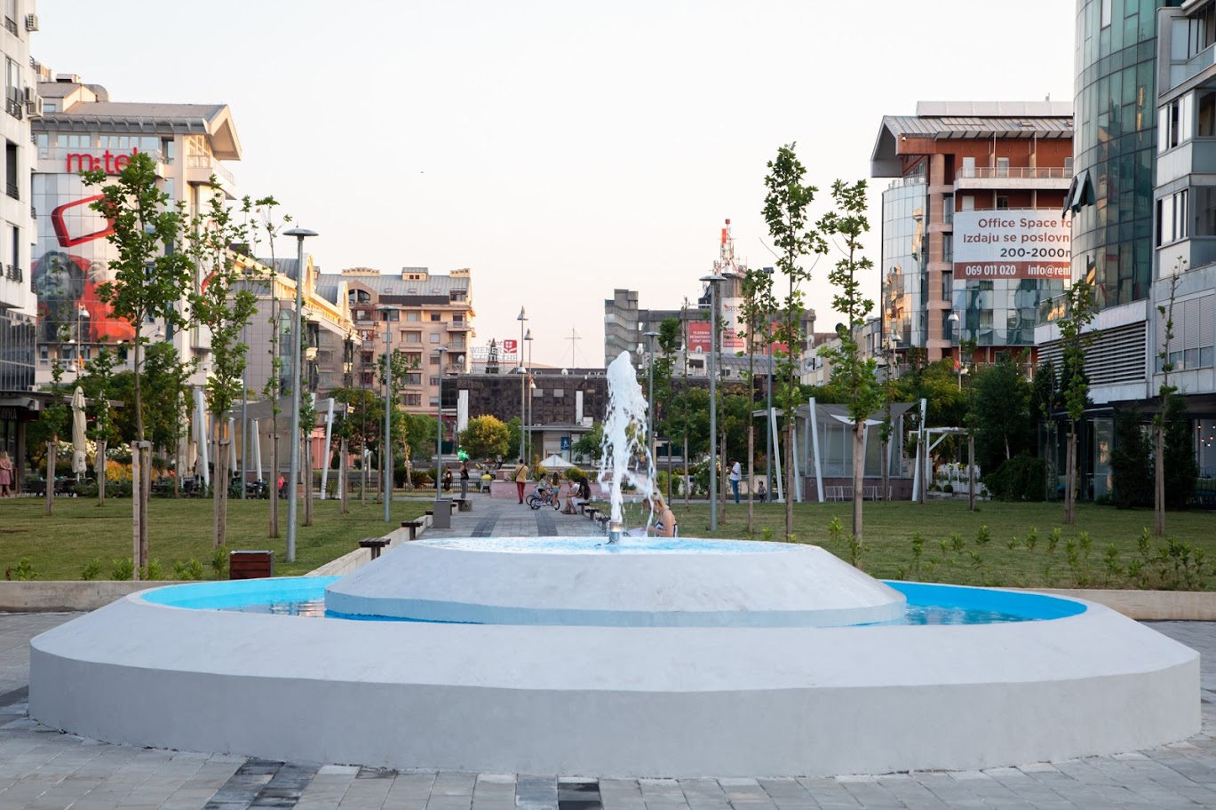 Završeni radovi na uređenju platoa kod hrama: Od neuređene površine do multifinkcionalnog prostora za građane