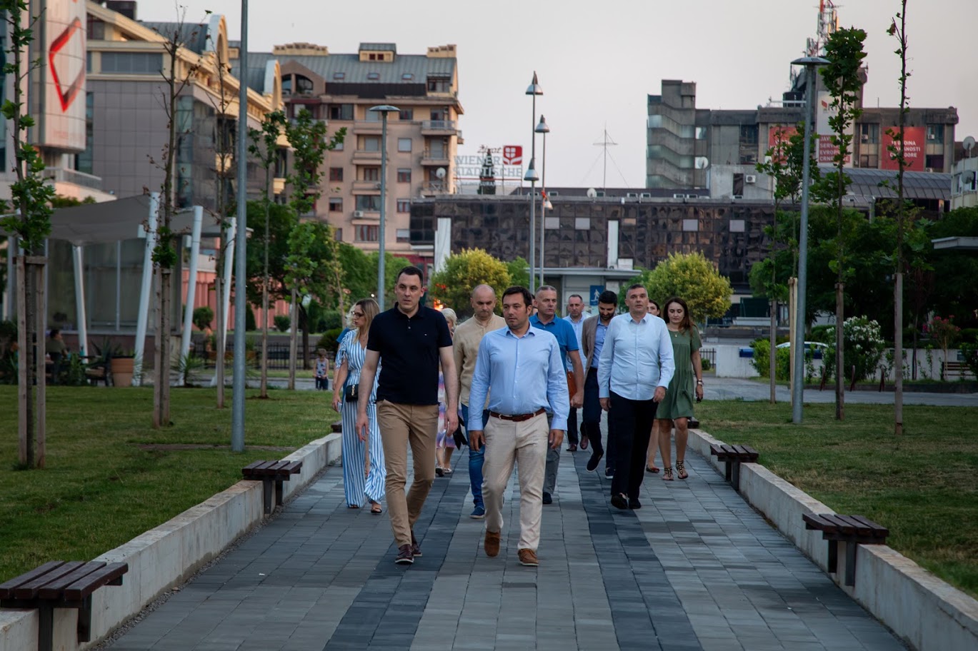 Završeni radovi na uređenju platoa kod hrama: Od neuređene površine do multifinkcionalnog prostora za građane