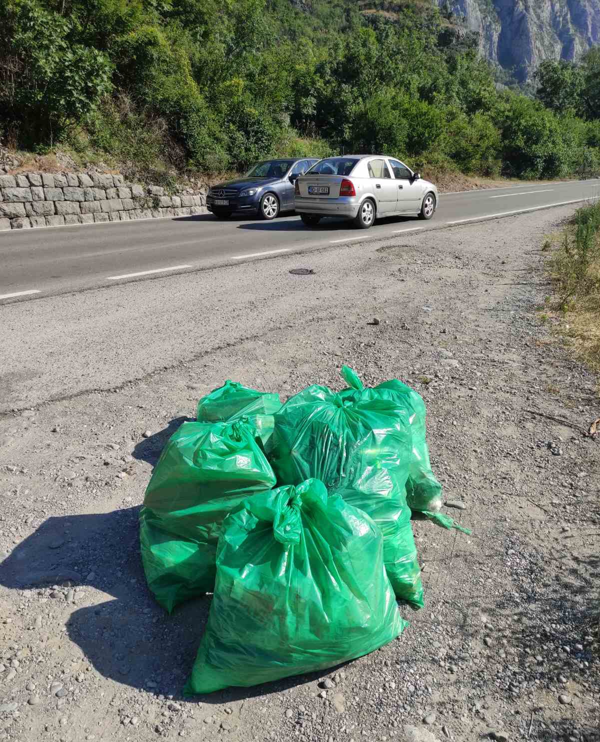 Intenzivirani radovi na čišćenju pojasa uz magistralne puteve