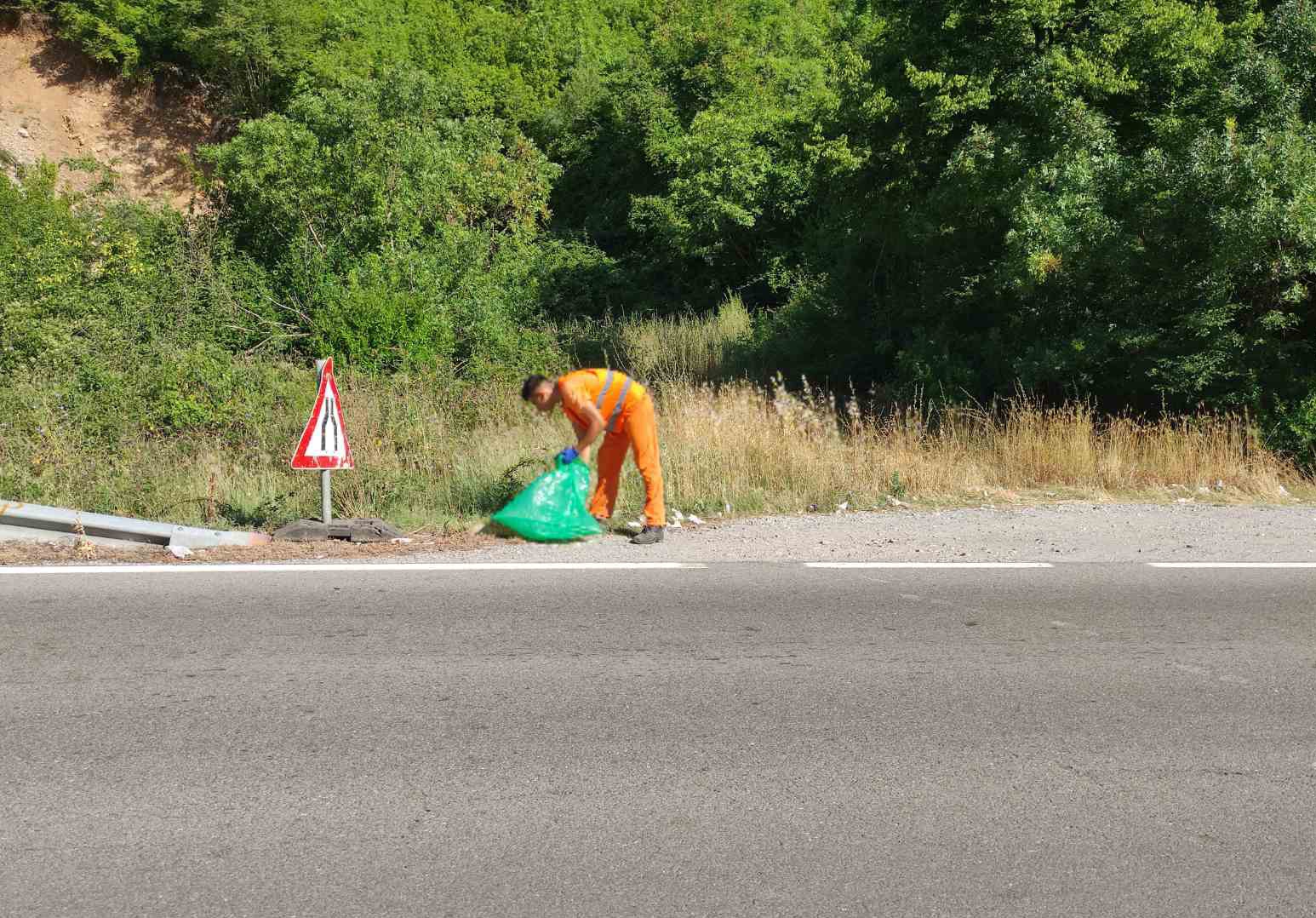 Intenzivirani radovi na čišćenju pojasa uz magistralne puteve