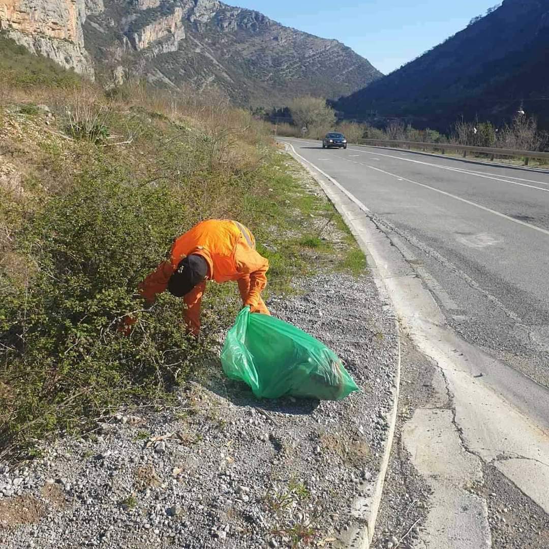 Intenzivirani radovi na čišćenju pojasa uz magistralne puteve