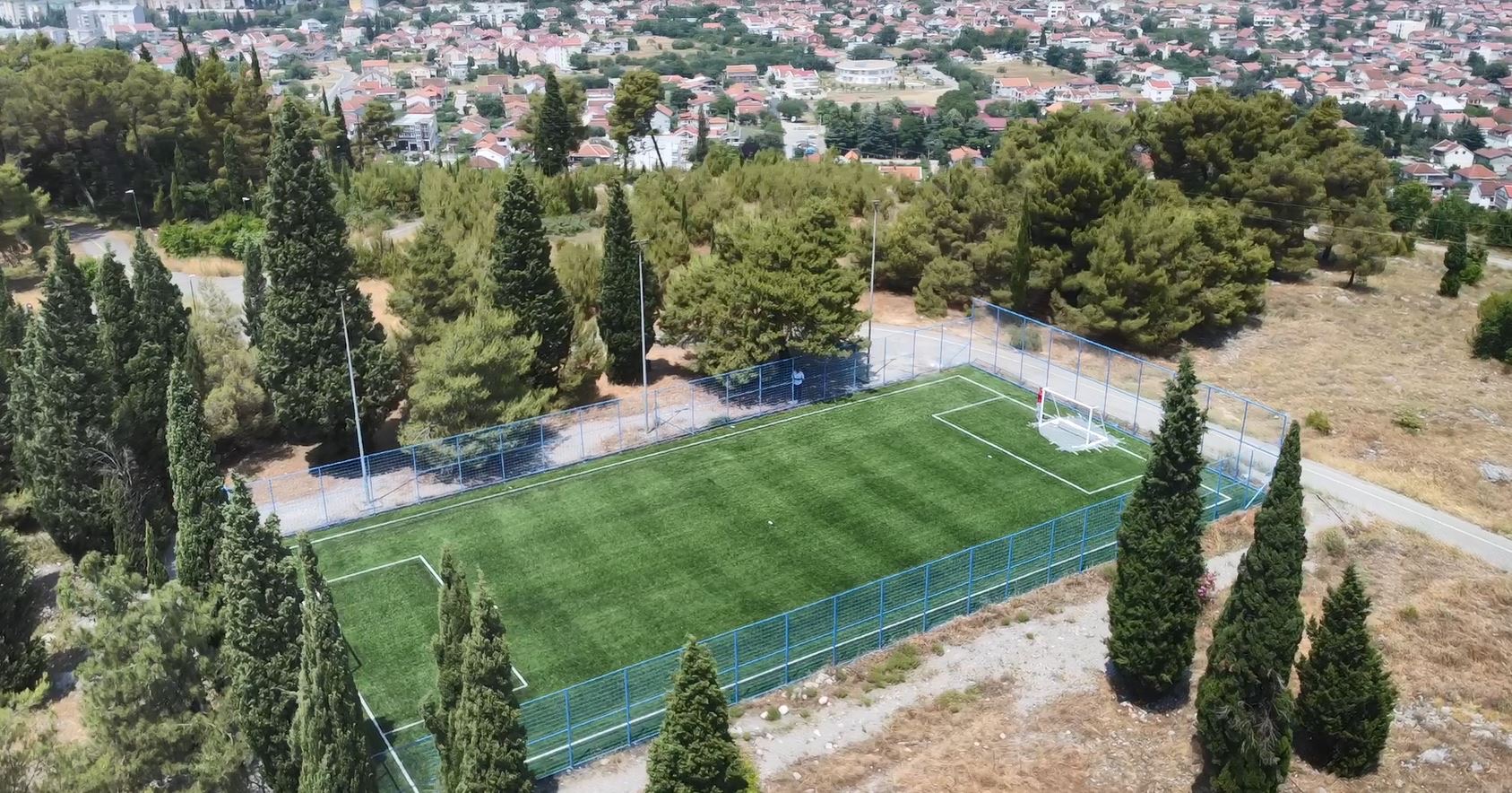 Glavni grad nastavlja da ulaže u sportsku infrastrukturu; Obnovljeni sportski poligoni na nekoliko lokacija