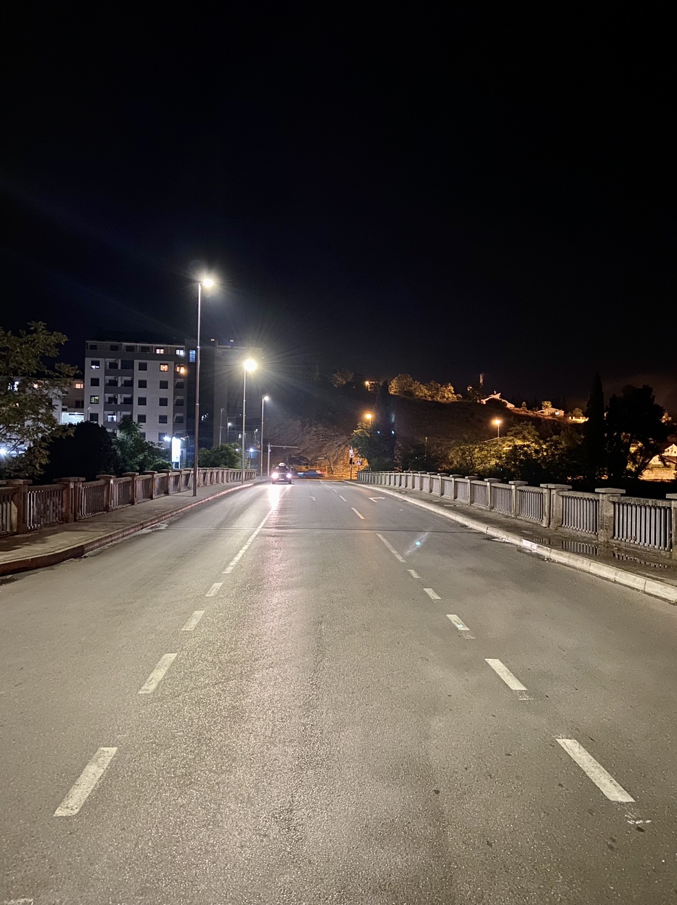 Nova rasvjeta na Vezirovom mostu