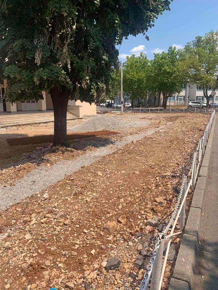 Agencija za stanovanje izvodi radove na uređenju dvorišta OŠ "Savo Pejanović" u okviru projekta Mikro020