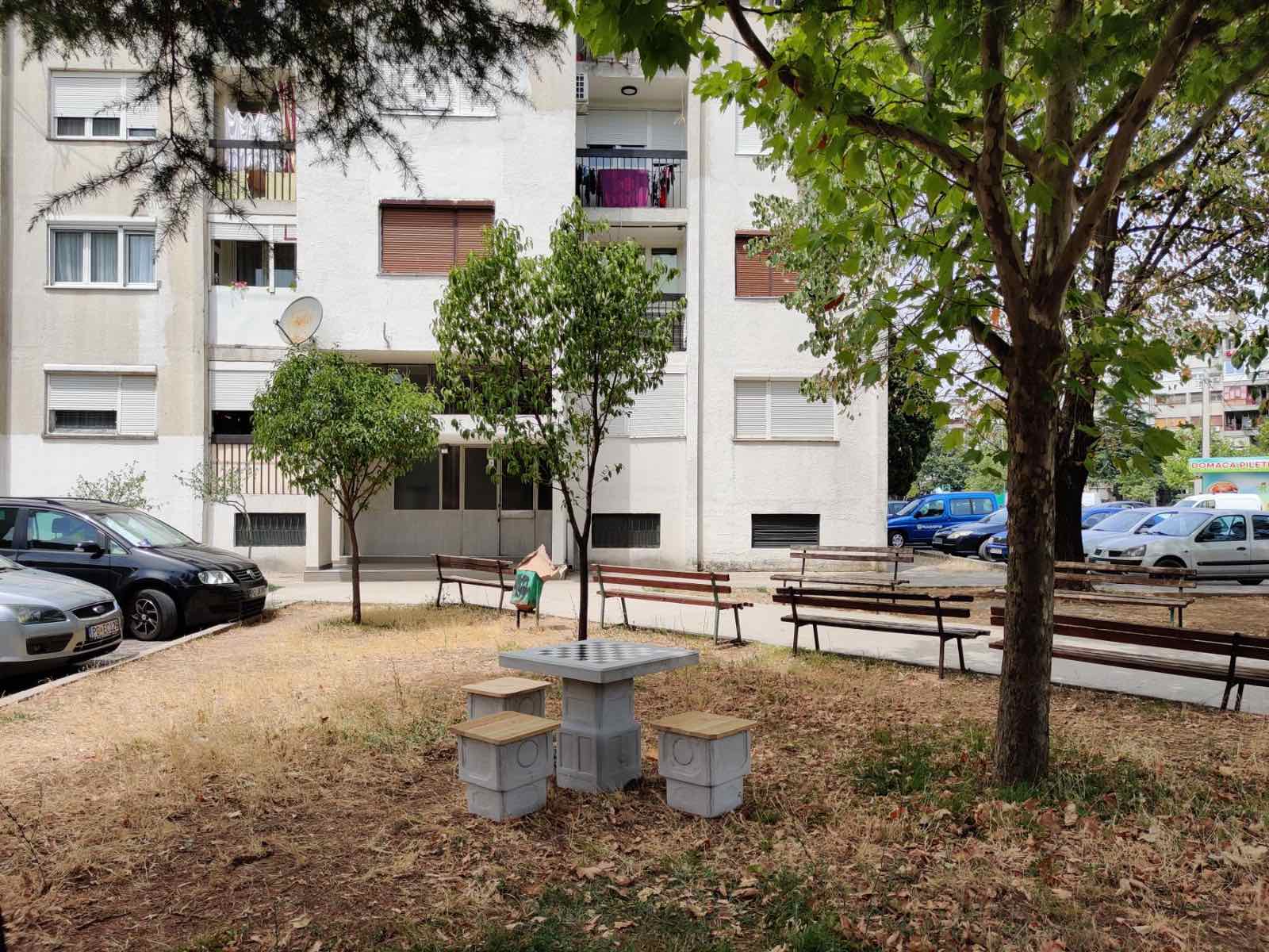 Na pet novih lokacija postavljeni stolovi za šah