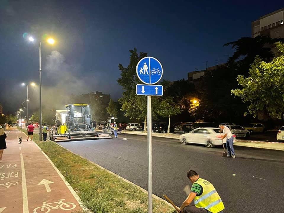 Vrijedne ekipe gradskih preduzeća izvode radove na više lokacija