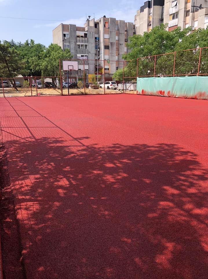 Vrijedne ekipe gradskih preduzeća izvode radove na više lokacija