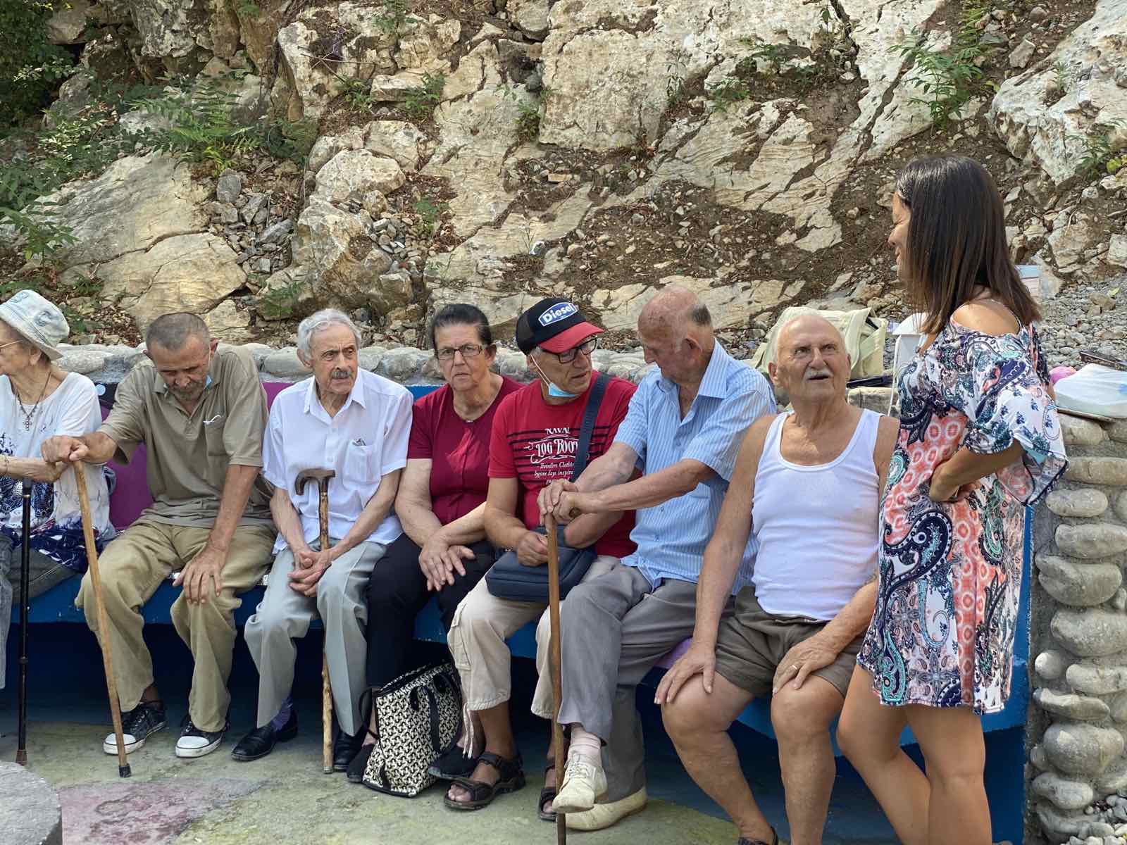 Za najstarije sugrađane organizovan izlet u Rogamima