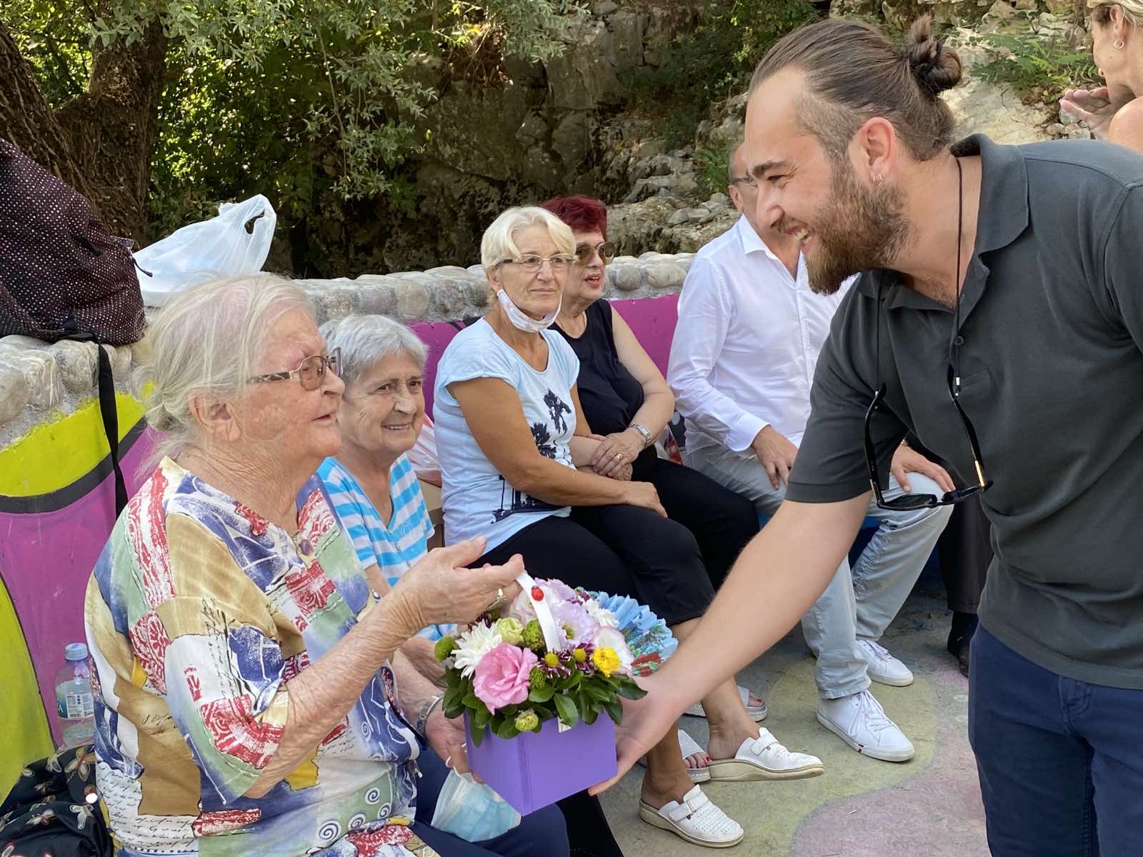 Za najstarije sugrađane organizovan izlet u Rogamima