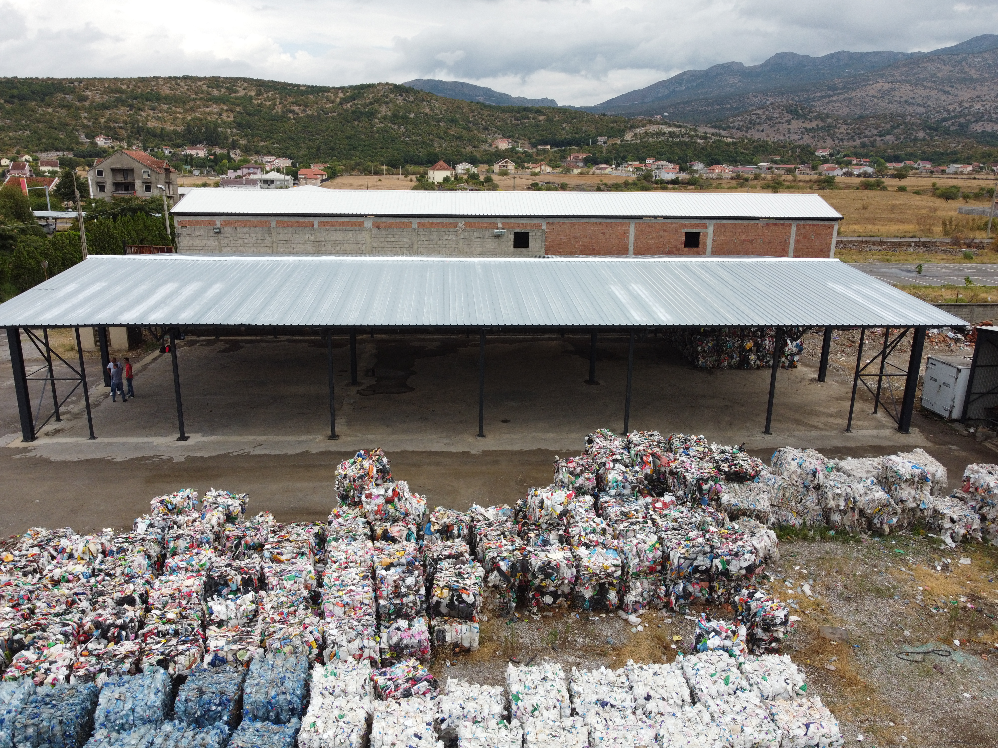 U funkciji objekat za smještaj sekundarnih sirovina na deponiji "Livade"