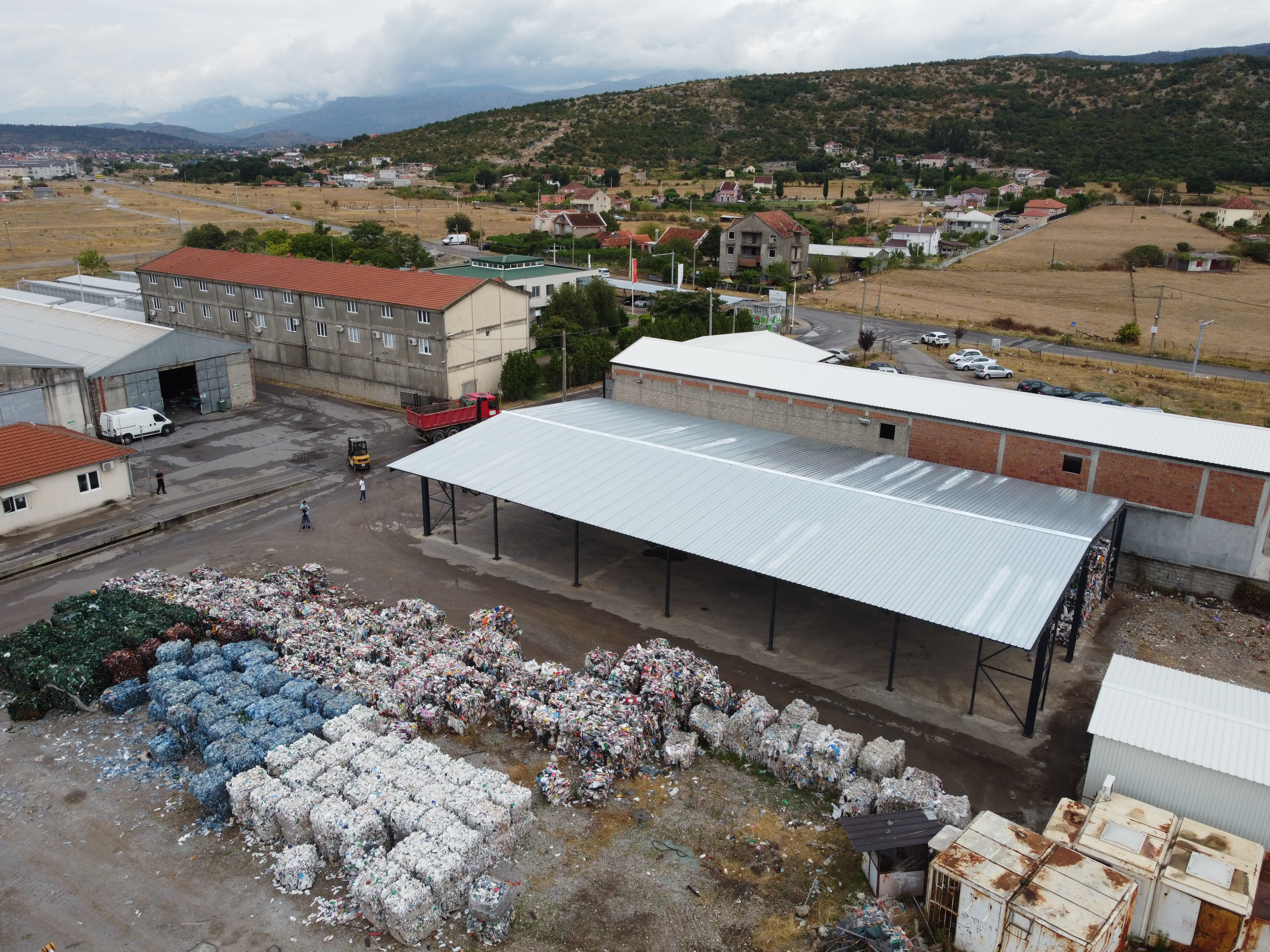 U funkciji objekat za smještaj sekundarnih sirovina na deponiji "Livade"