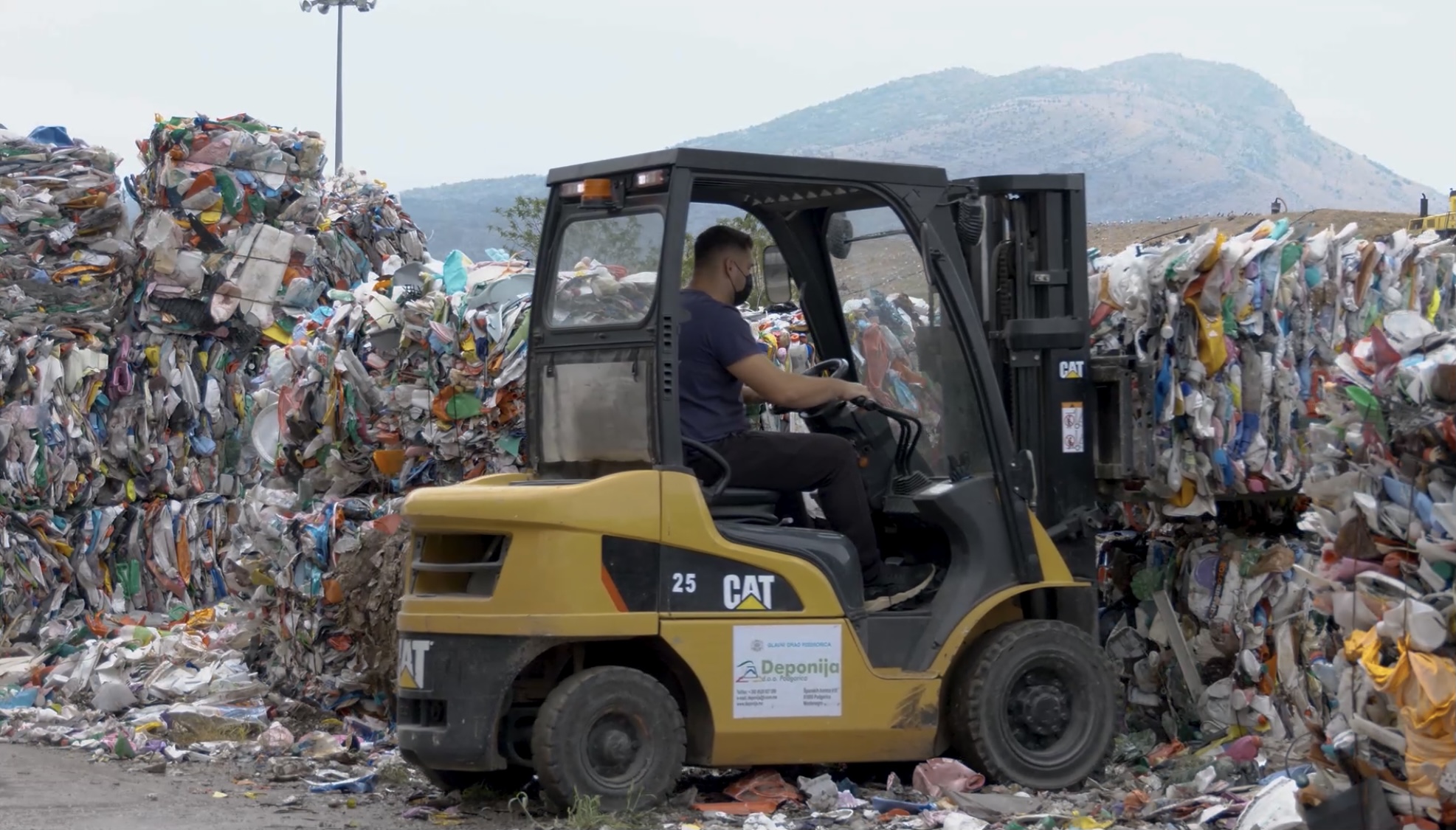 U funkciji objekat za smještaj sekundarnih sirovina na deponiji "Livade"