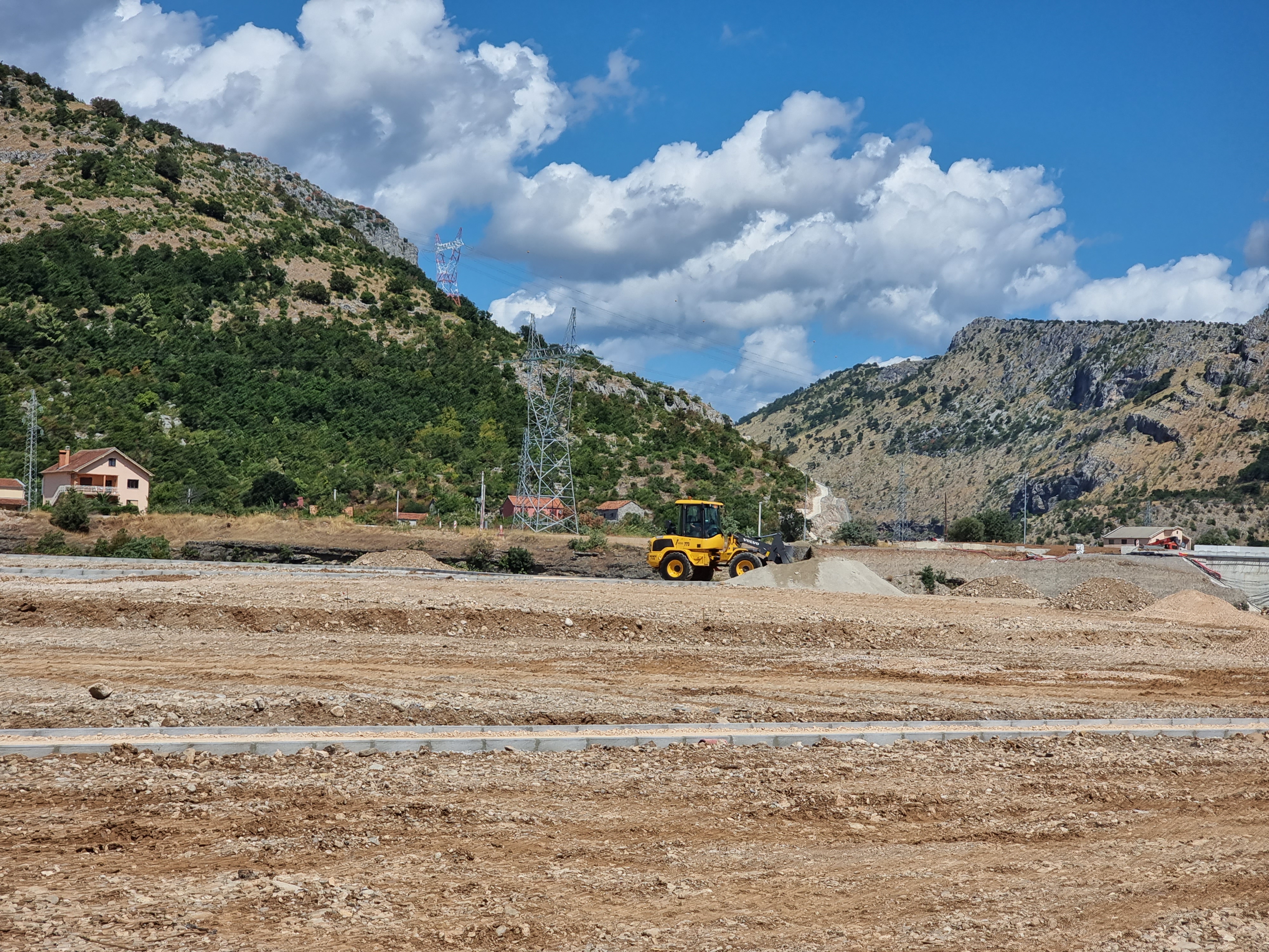 Radovi na izgradnji sportsko-rekreativne zone na Zlatici teku planiranom dinamikom