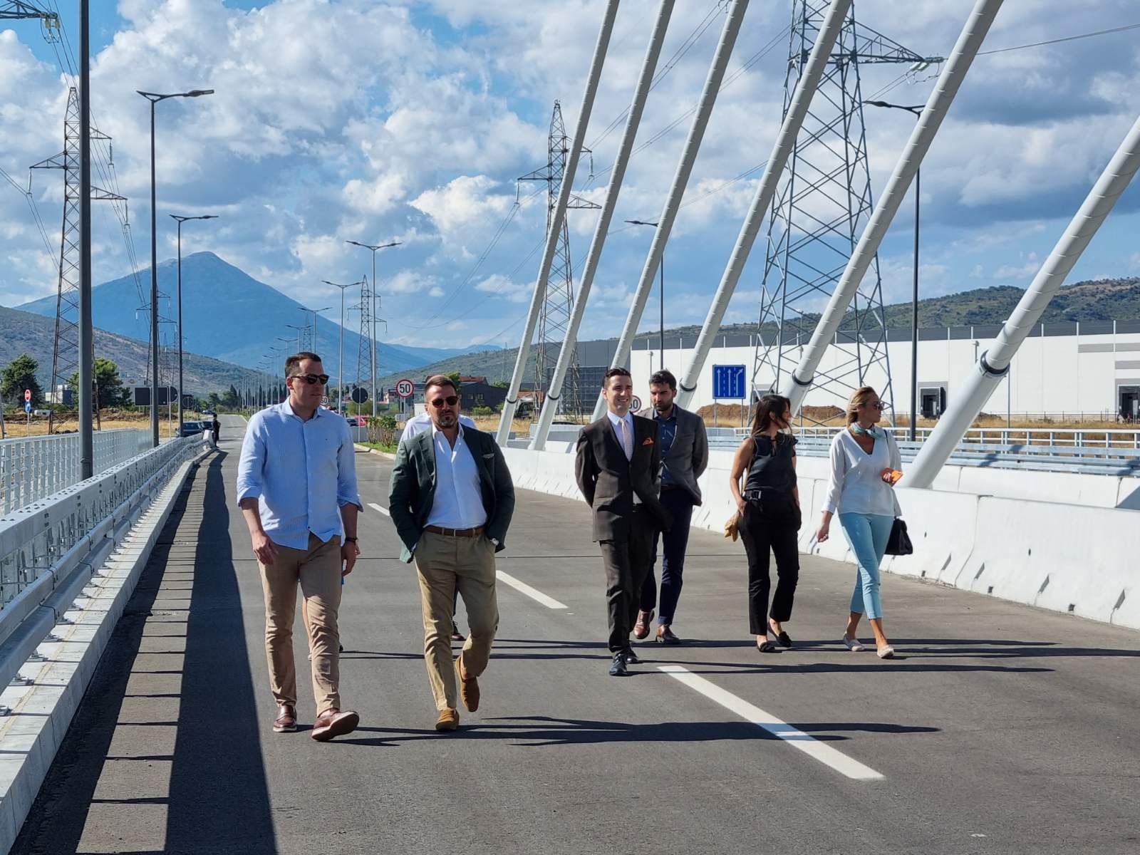 Jugozapadna obilaznica otvorena za saobraćaj; Vuković: Zasijala je nova "Luča"