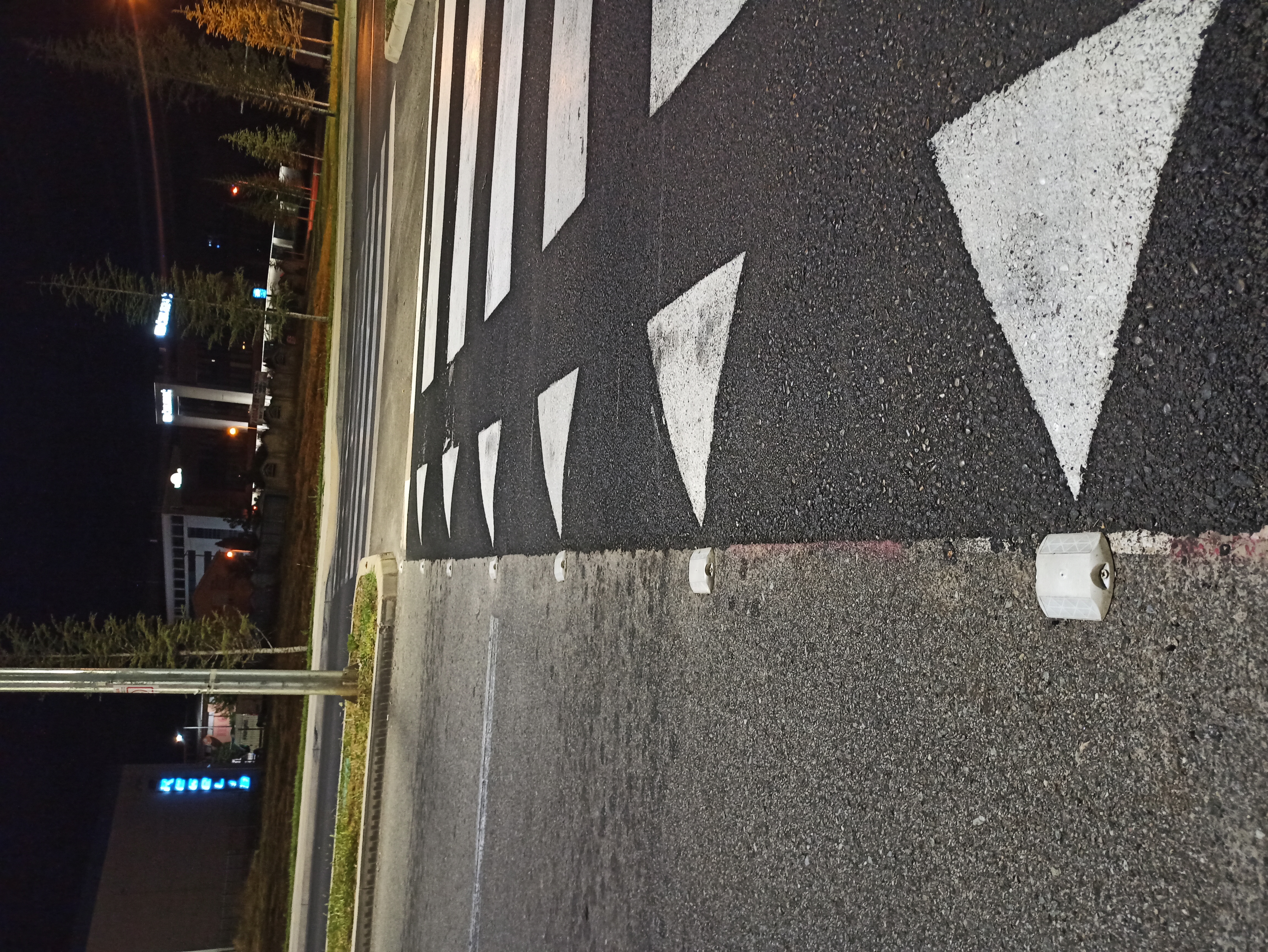 Moderna svjetlosna signalizacija "mačije oči" za veću bezbjednost pješaka